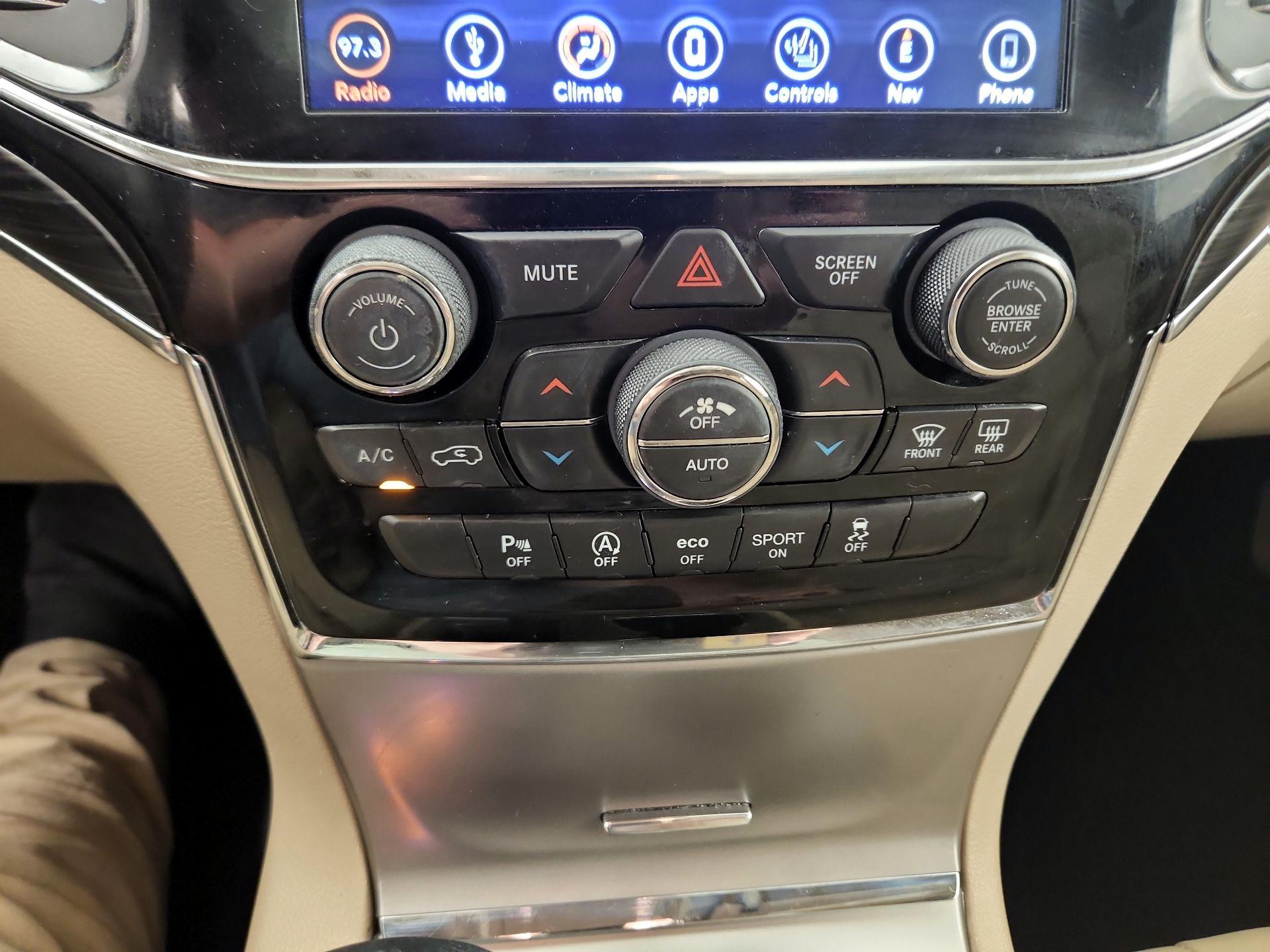 Thumbnail: 2019 Jeep Grand Cherokee - 17