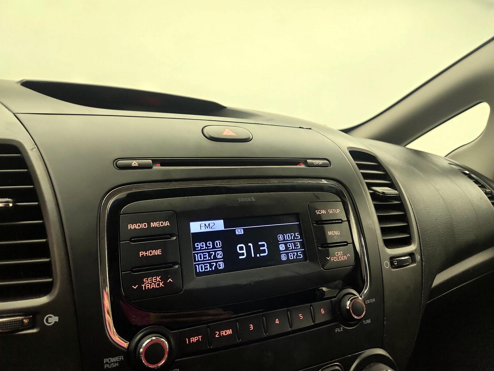 Thumbnail: 2018 Kia Forte - 14