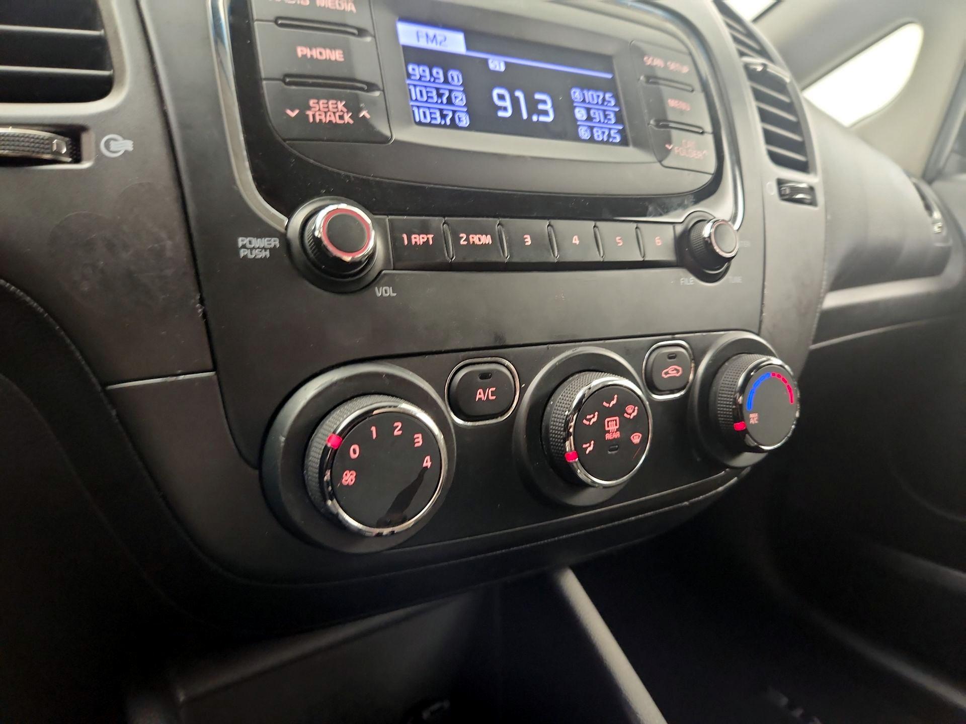 Thumbnail: 2018 Kia Forte - 15