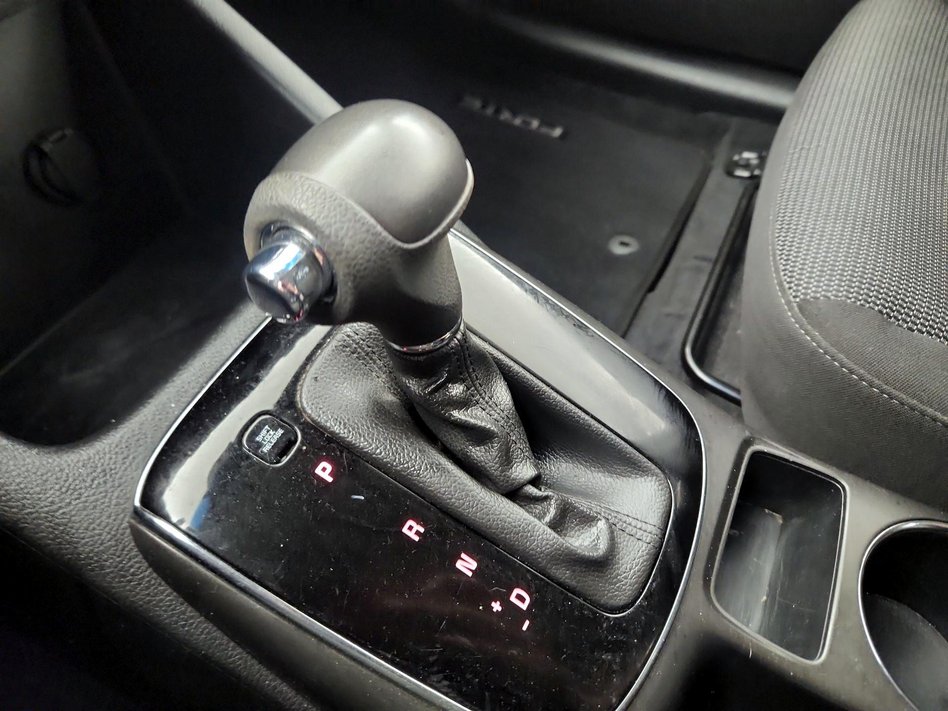 Thumbnail: 2018 Kia Forte - 16