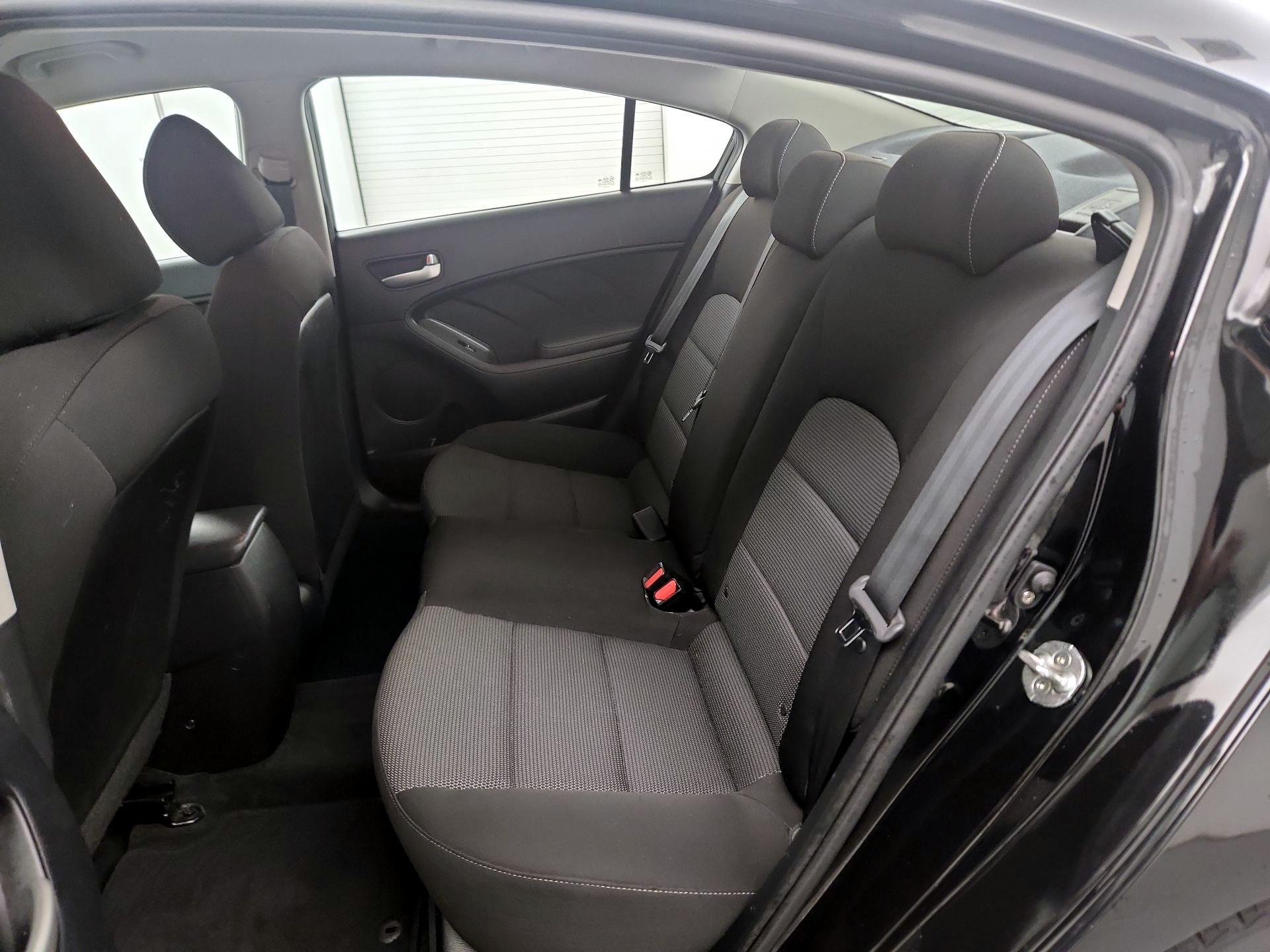 Thumbnail: 2018 Kia Forte - 18