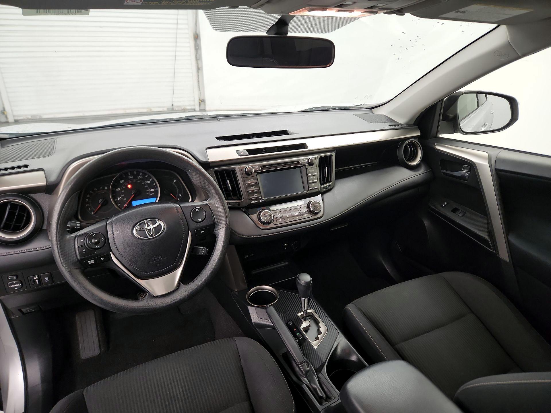 Thumbnail: 2015 Toyota RAV4 - 9
