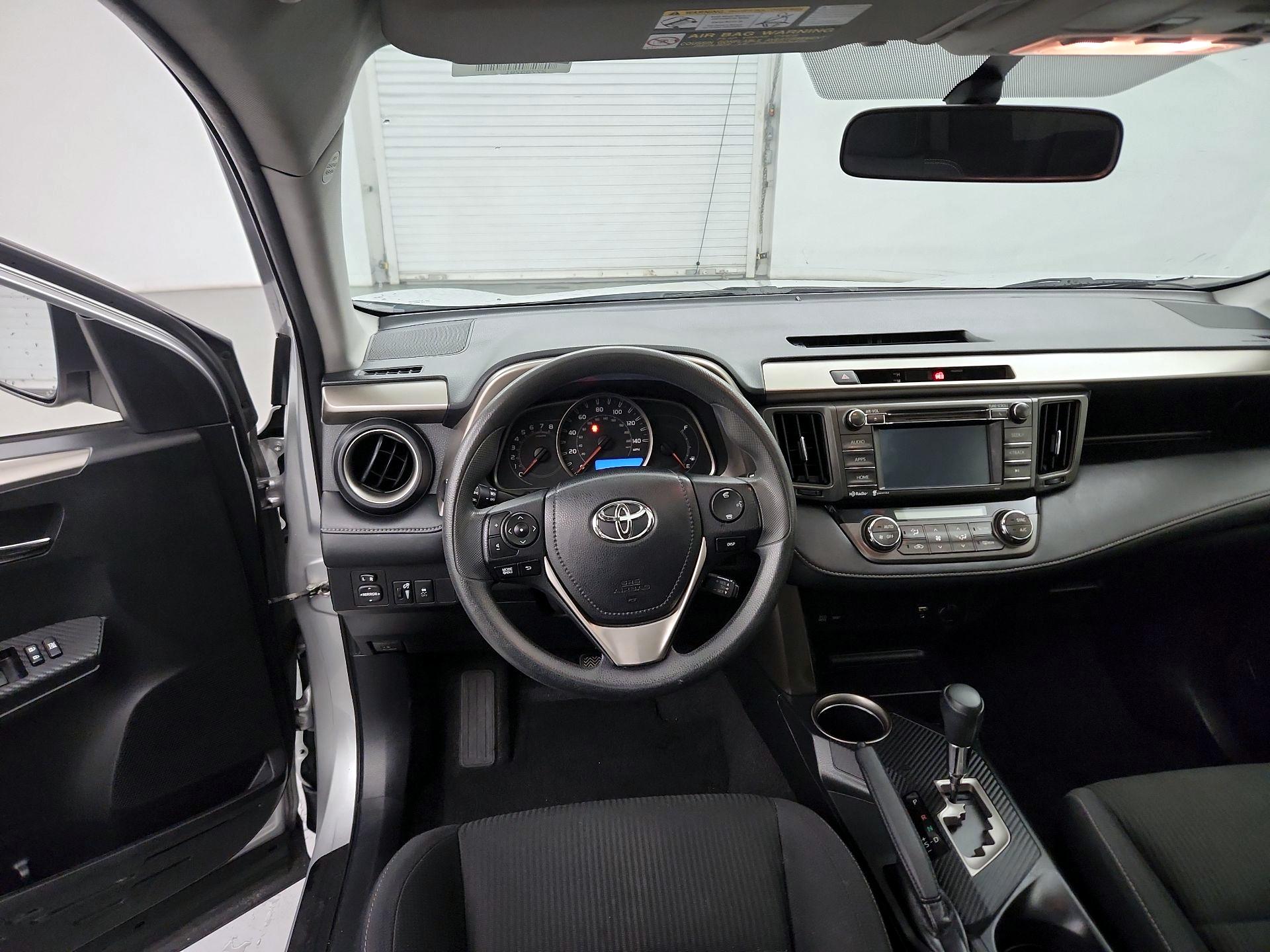 Thumbnail: 2015 Toyota RAV4 - 10