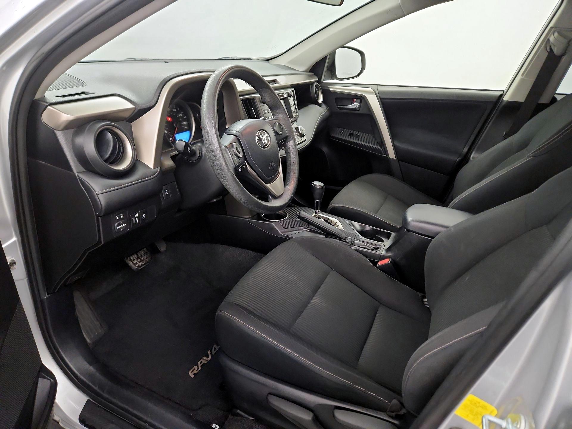 Thumbnail: 2015 Toyota RAV4 - 11