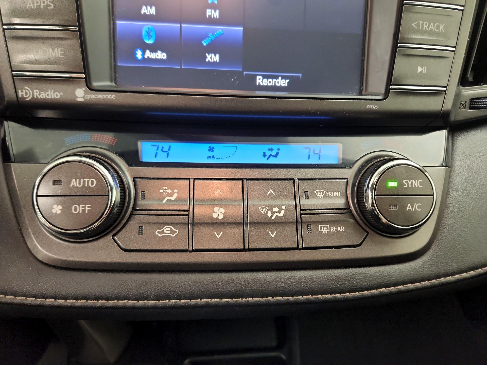 Thumbnail: 2015 Toyota RAV4 - 15