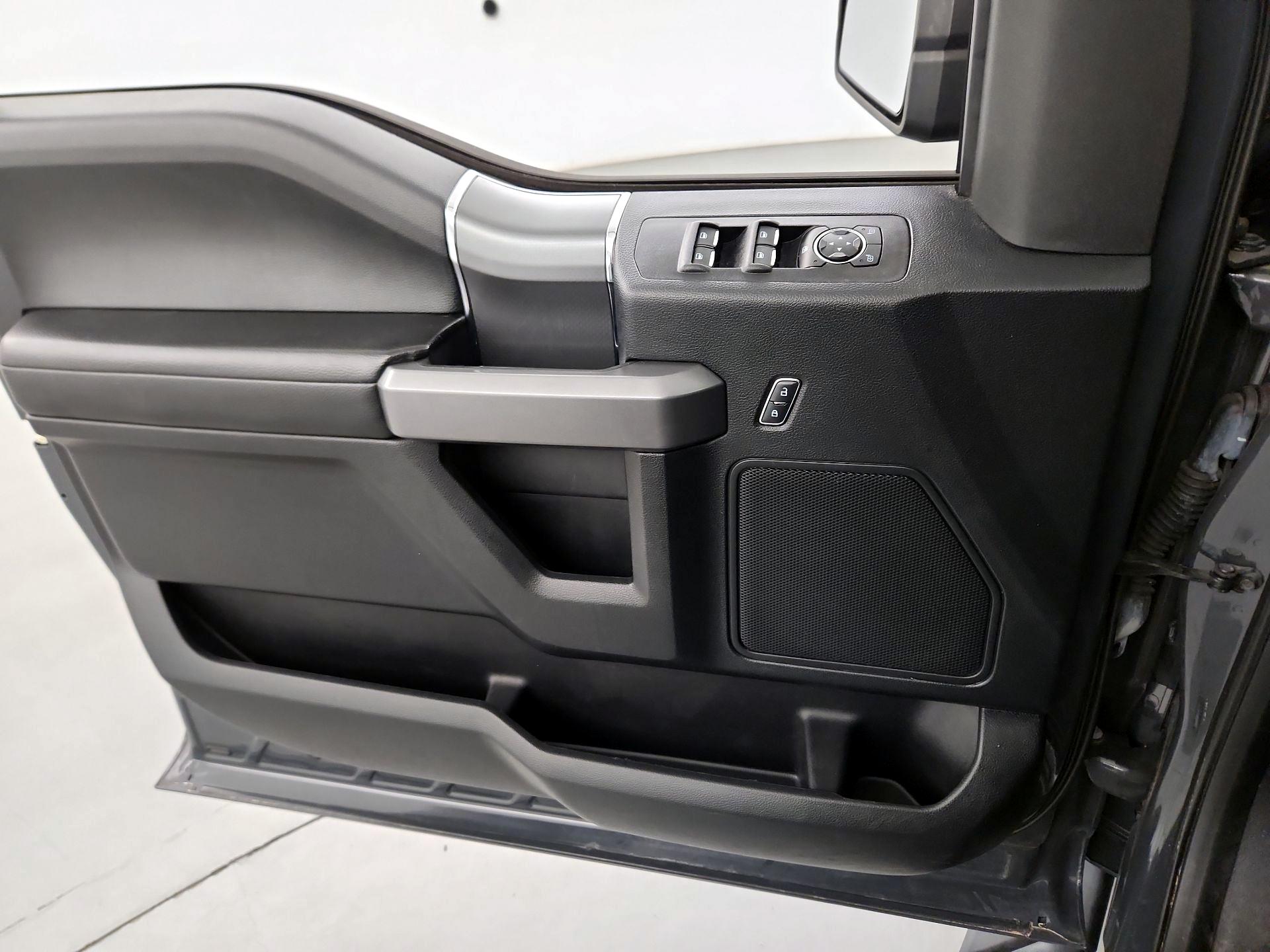 Thumbnail: 2017 Ford F-150 - 12