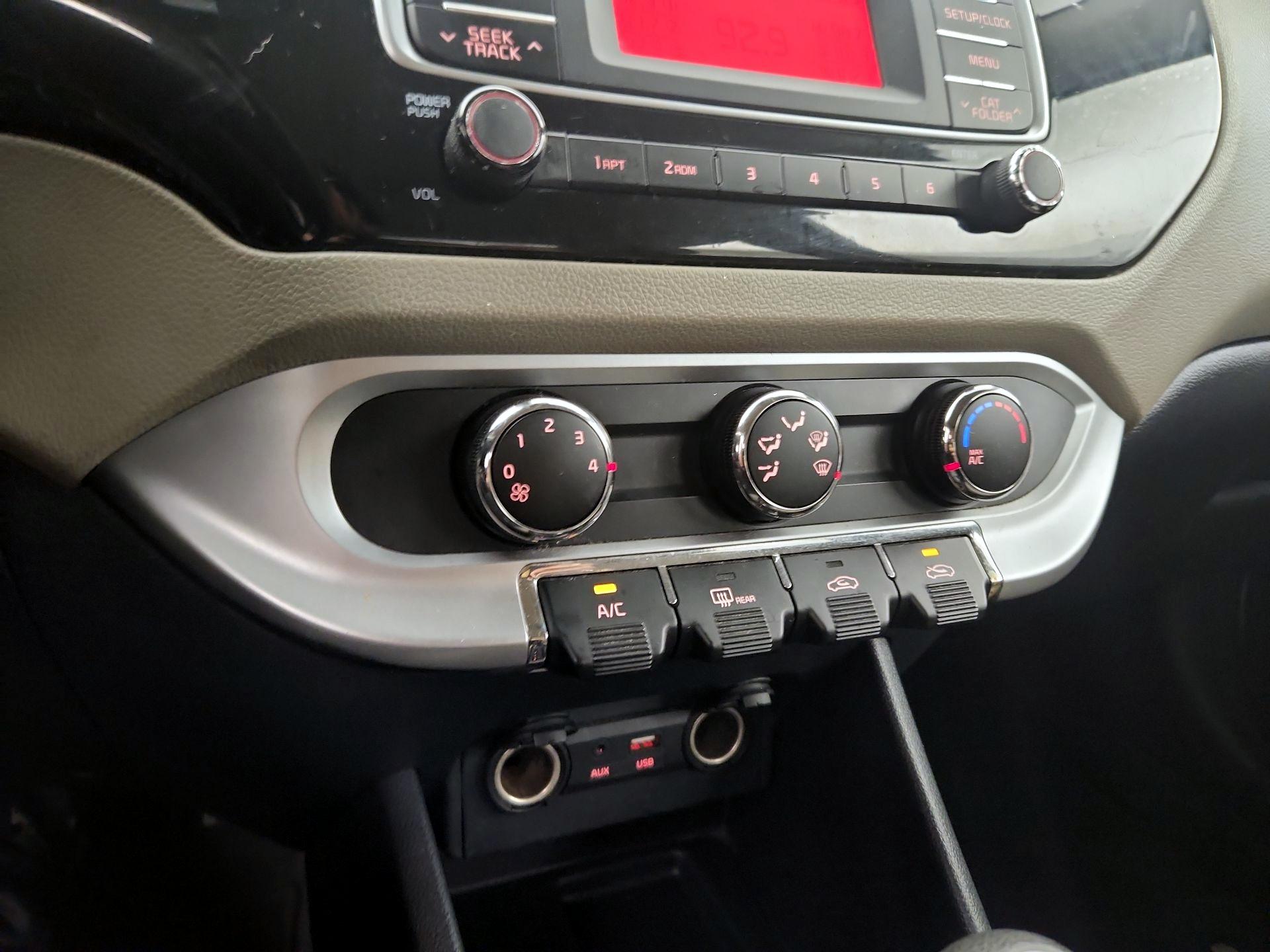 Thumbnail: 2016 Kia Rio - 15