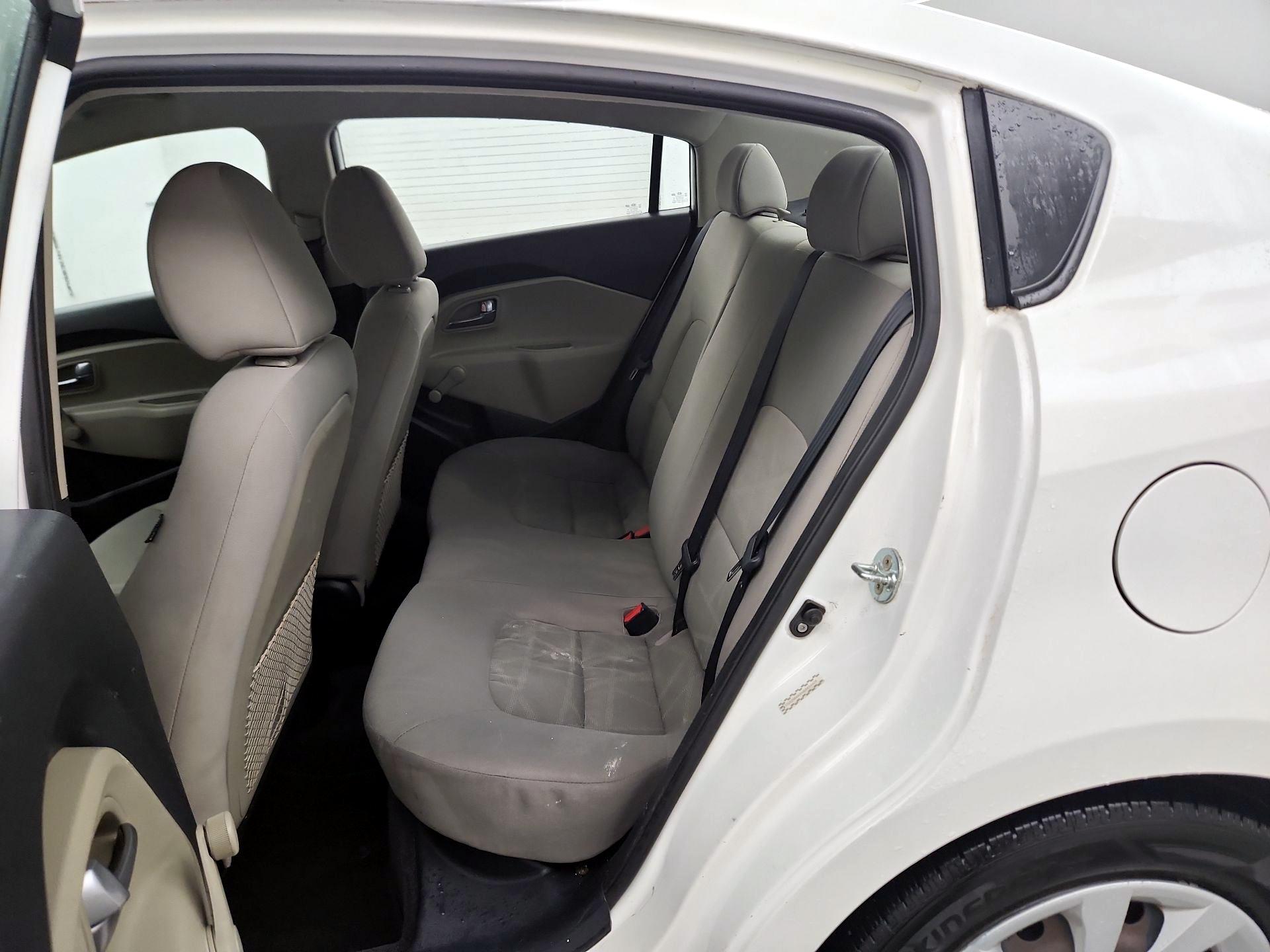 Thumbnail: 2016 Kia Rio - 18