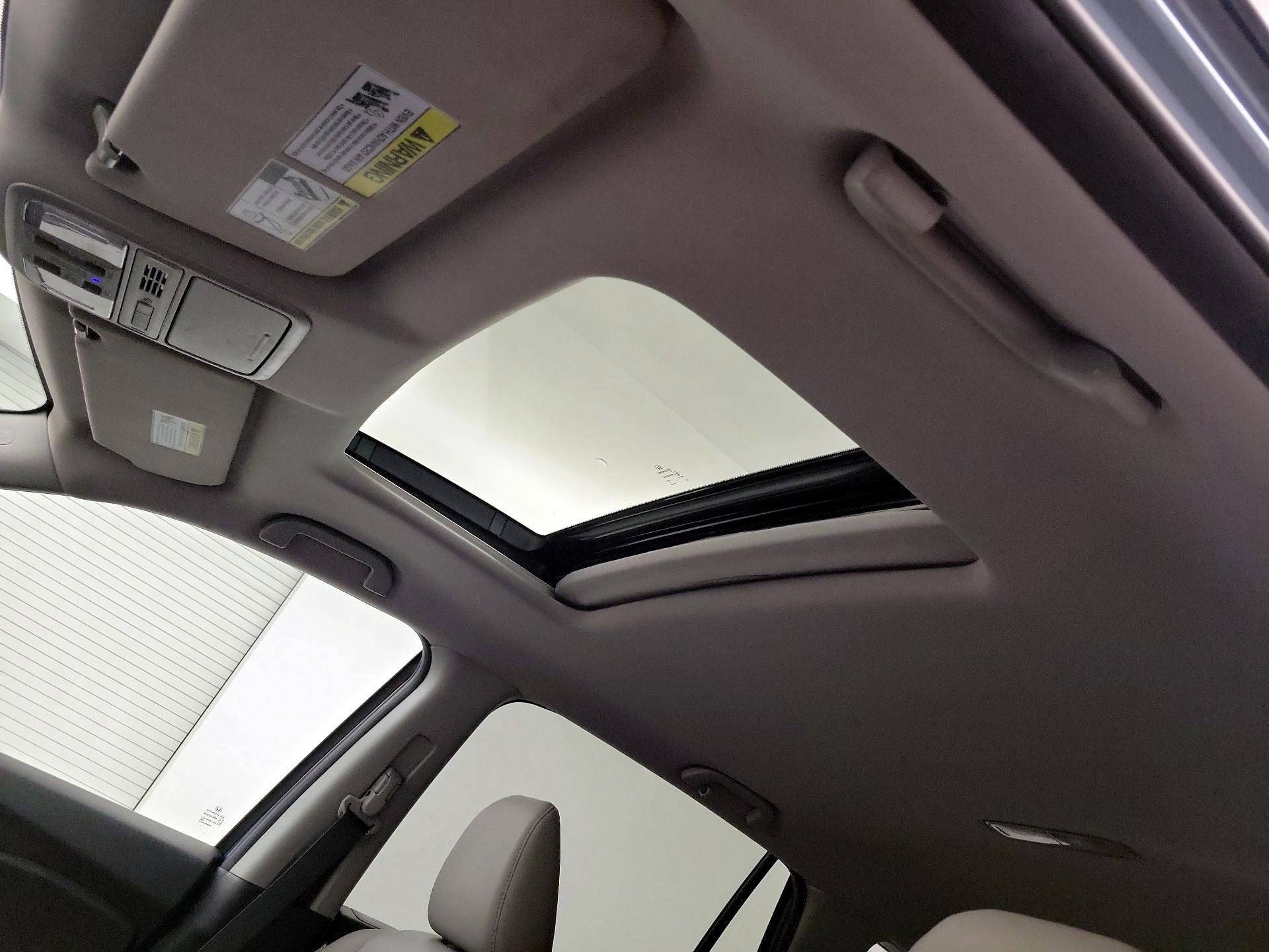 Thumbnail: 2016 Honda Pilot - 17