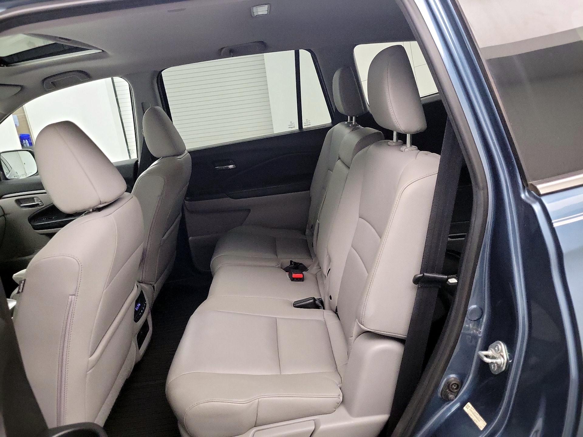 Thumbnail: 2016 Honda Pilot - 18