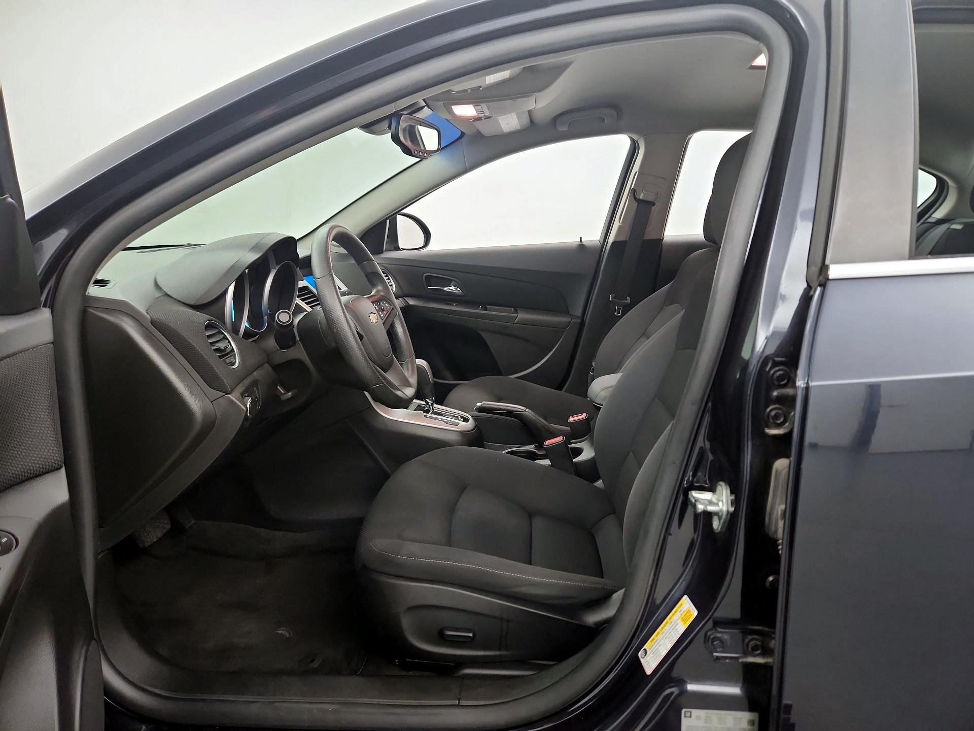 Thumbnail: 2015 Chevrolet Cruze - 11