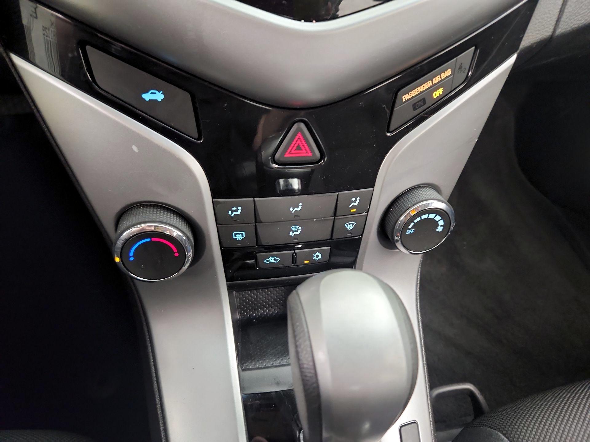 Thumbnail: 2015 Chevrolet Cruze - 15