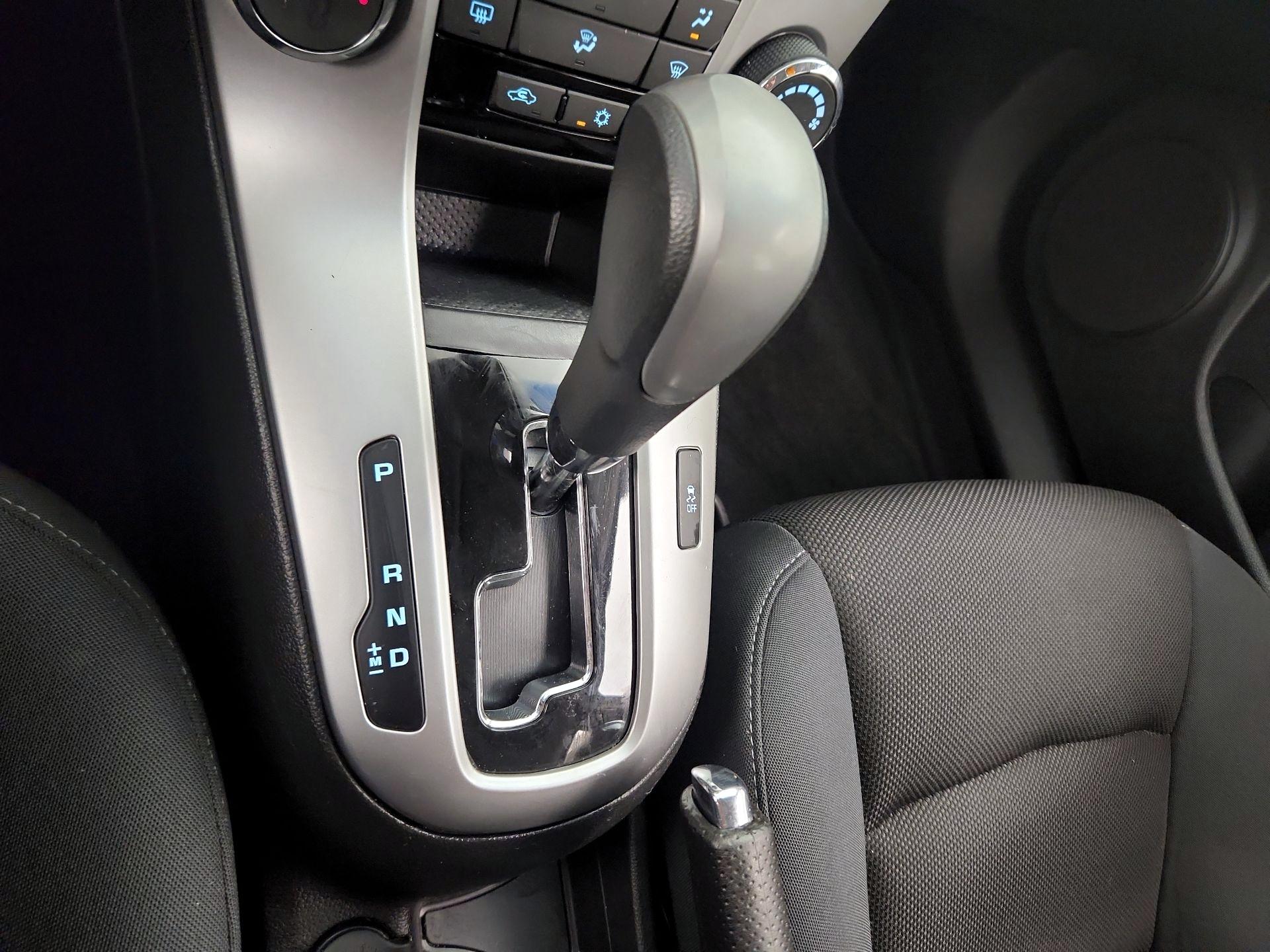 Thumbnail: 2015 Chevrolet Cruze - 16