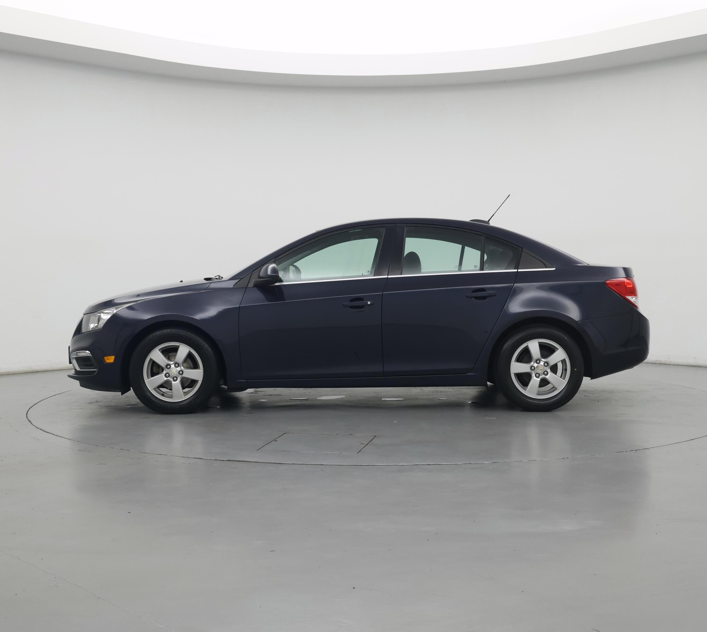 Thumbnail: 2015 Chevrolet Cruze - 3
