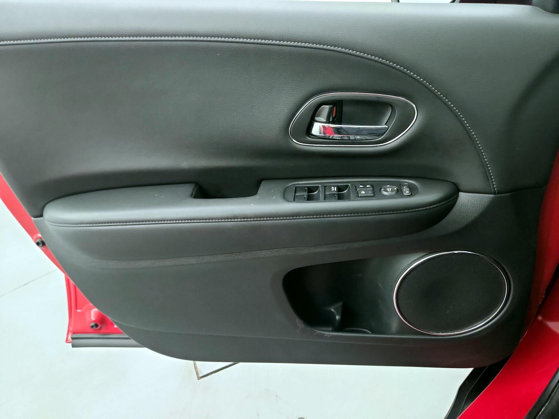 Thumbnail: 2018 Honda HR-V - 12