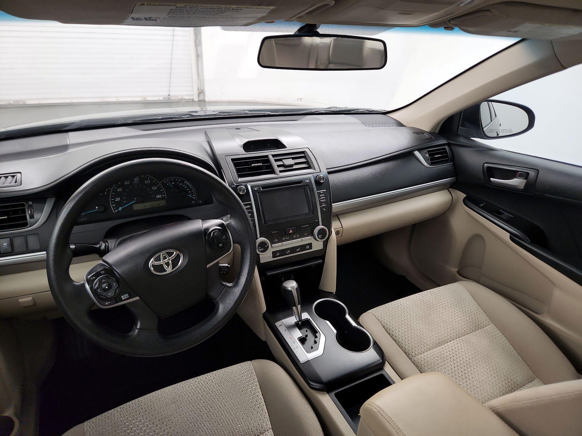 Thumbnail: 2014 Toyota Camry - 9