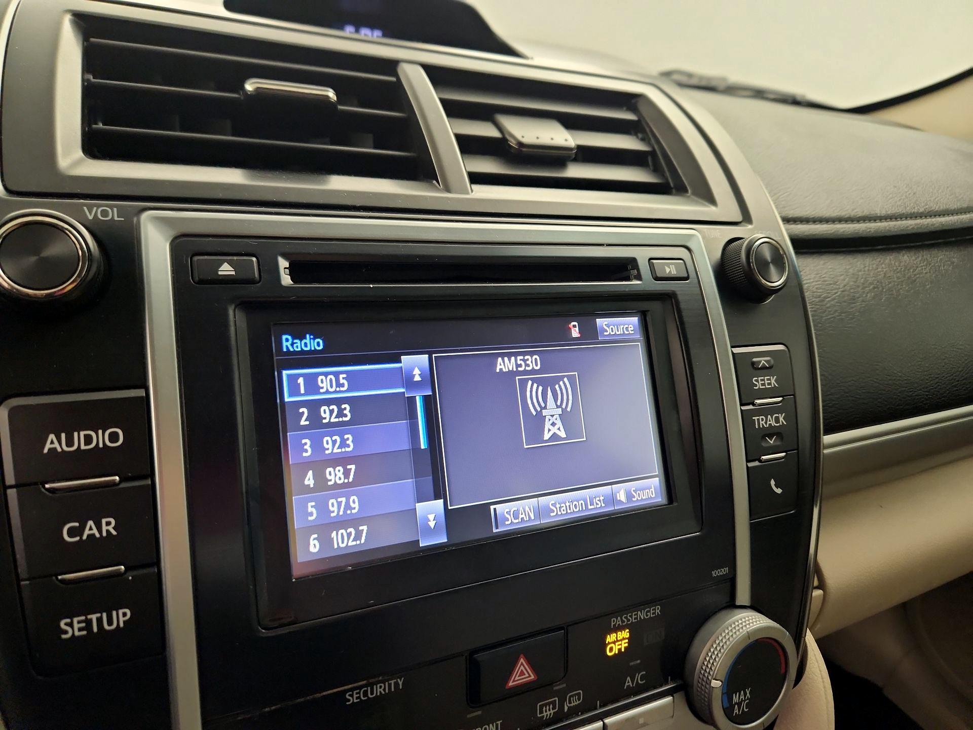 Thumbnail: 2014 Toyota Camry - 15