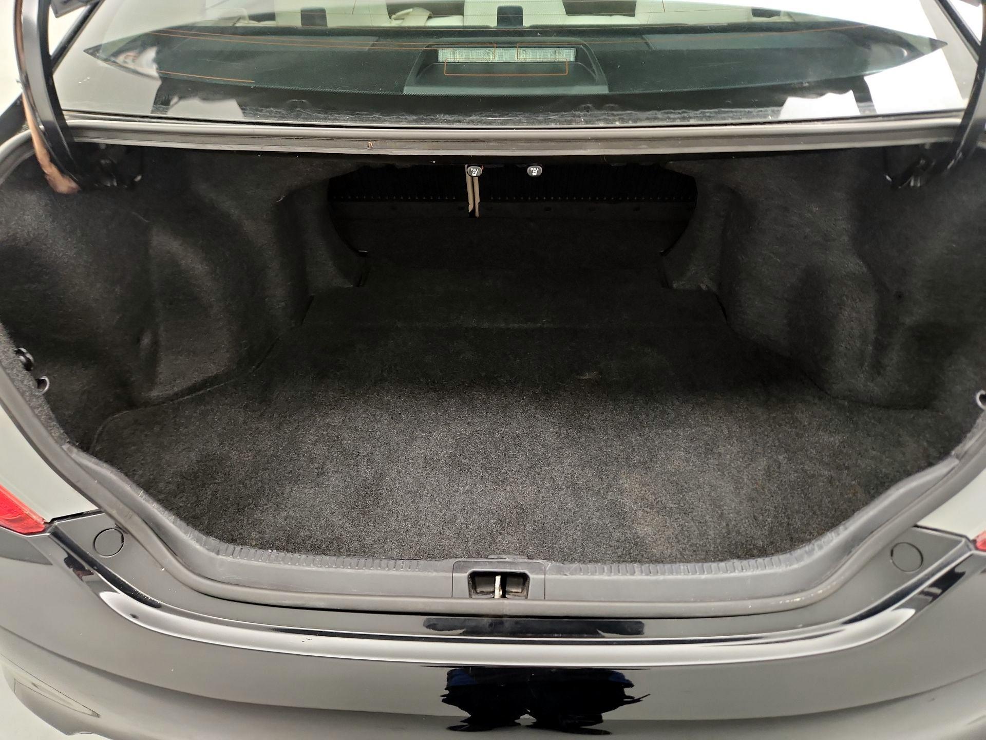 Thumbnail: 2014 Toyota Camry - 20