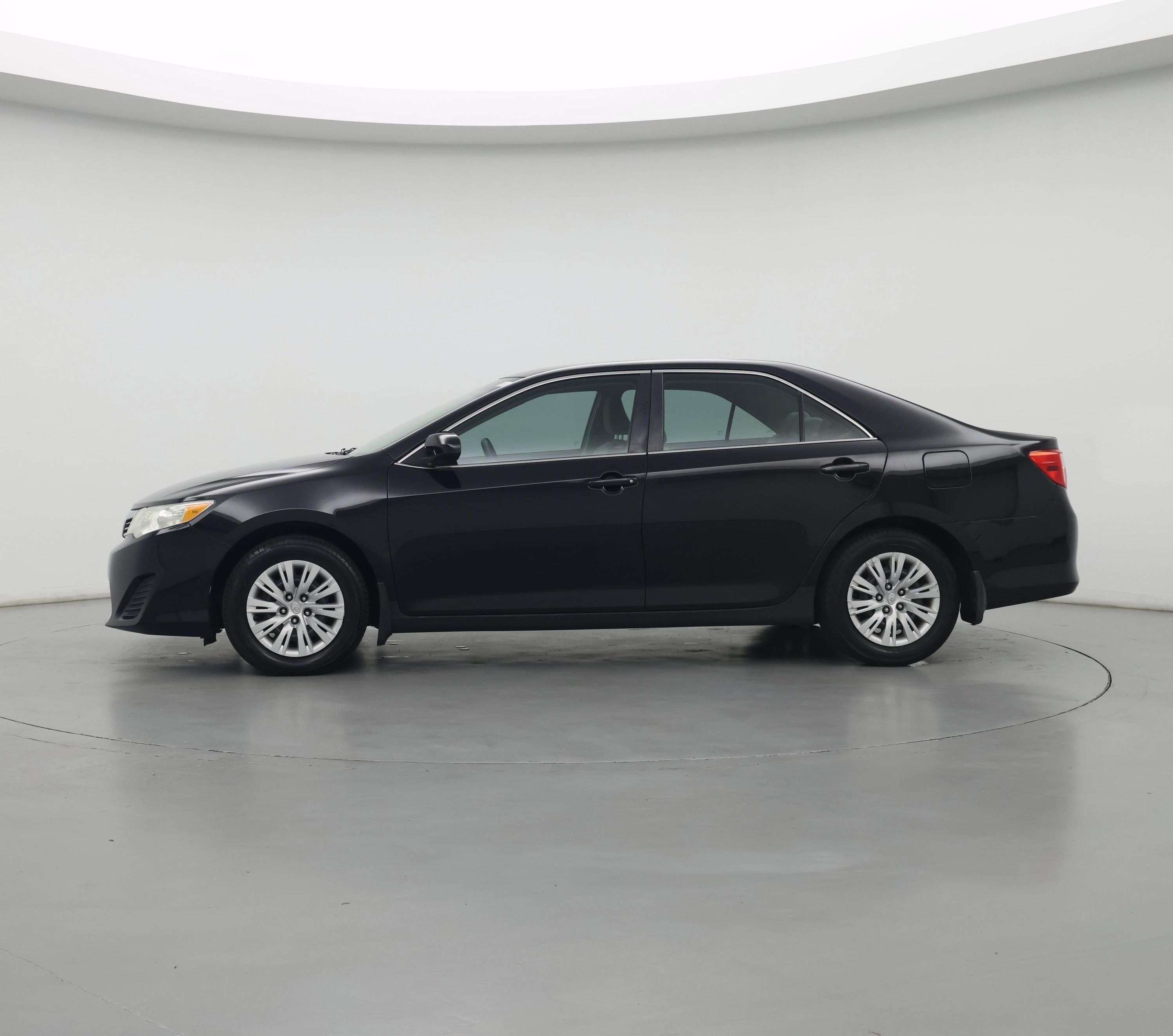 Thumbnail: 2014 Toyota Camry - 3
