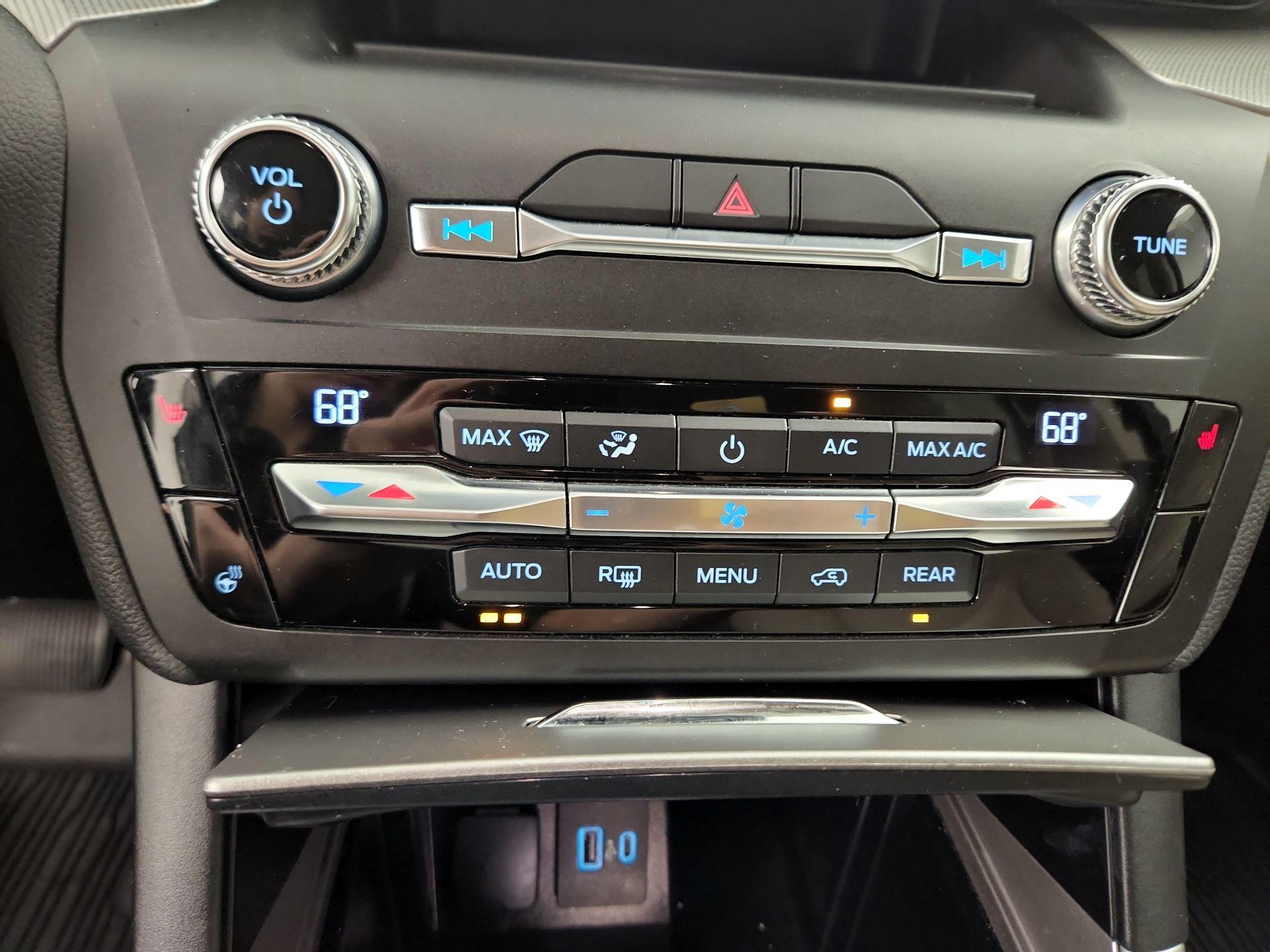 Thumbnail: 2020 Ford Explorer - 17