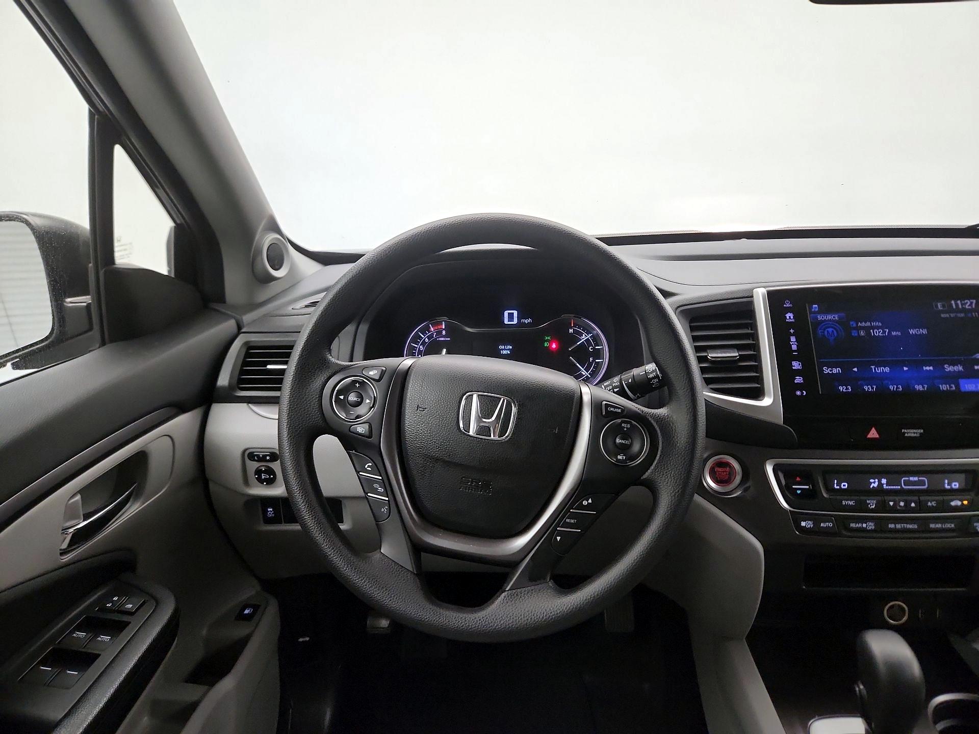 Thumbnail: 2017 Honda Pilot - 10