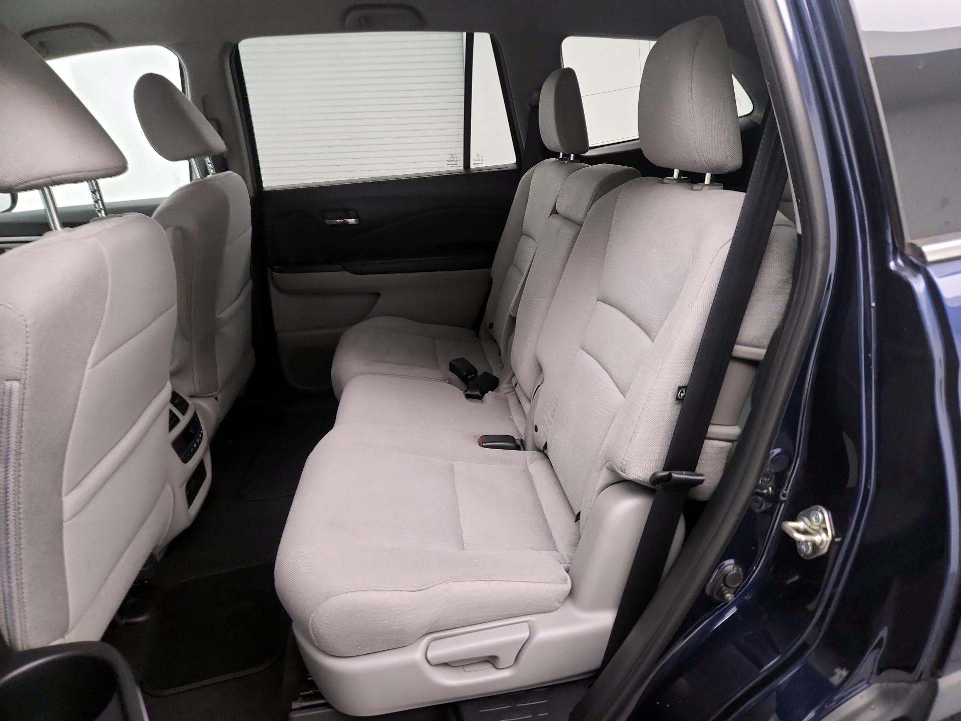 Thumbnail: 2017 Honda Pilot - 19
