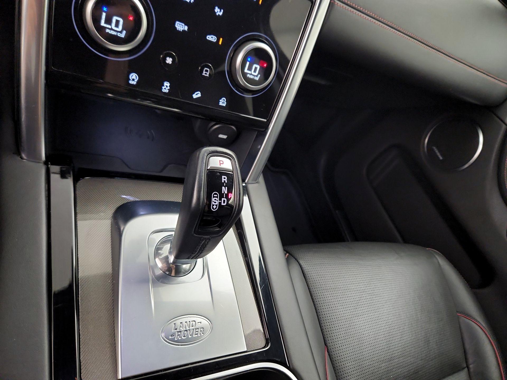 Thumbnail: 2020 Land Rover Discovery Sport - 18