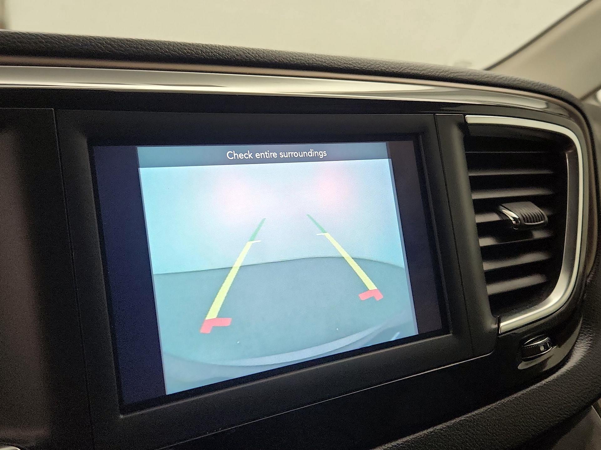 Thumbnail: 2019 Chrysler Pacifica - 14