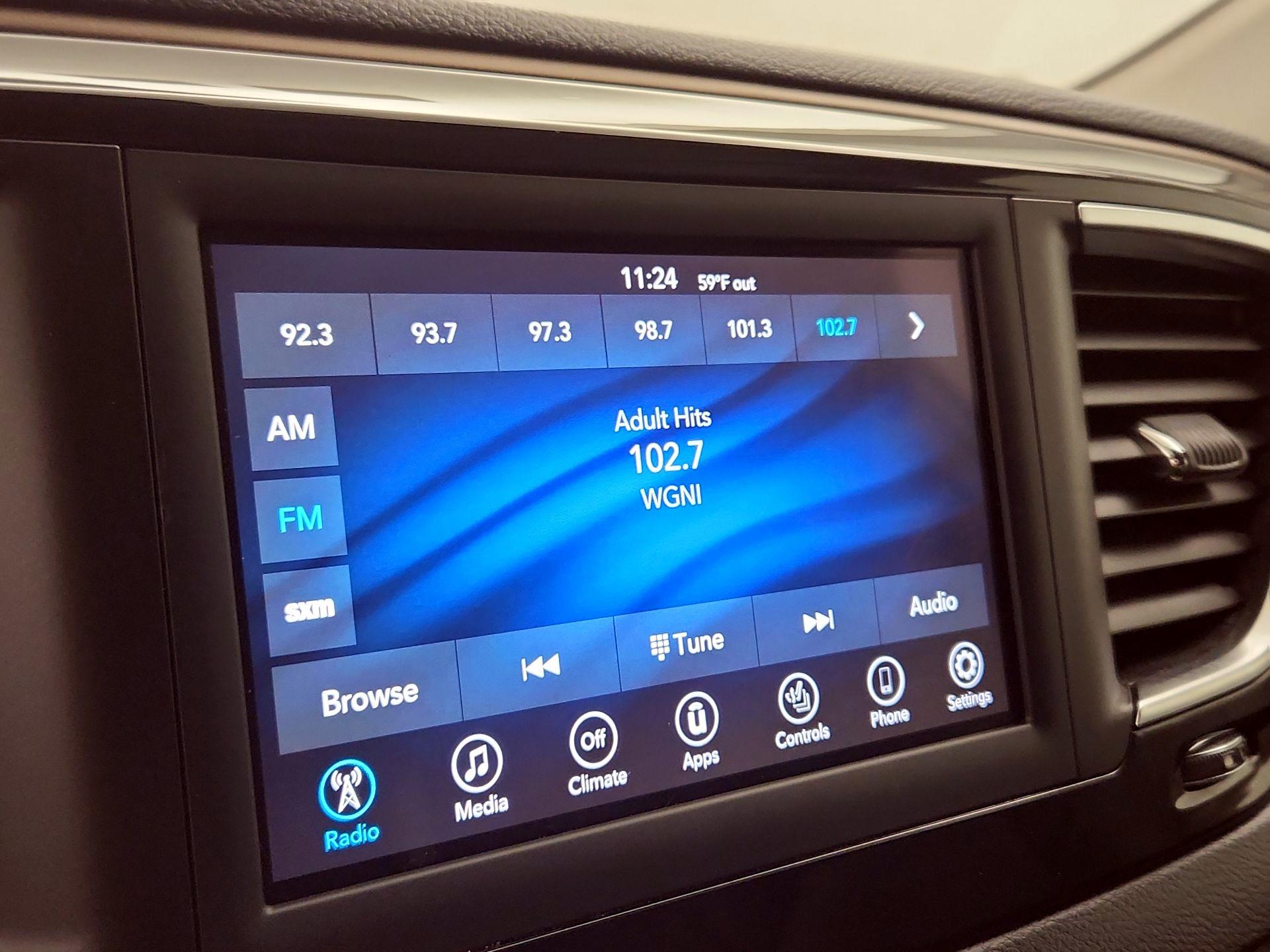 Thumbnail: 2019 Chrysler Pacifica - 15