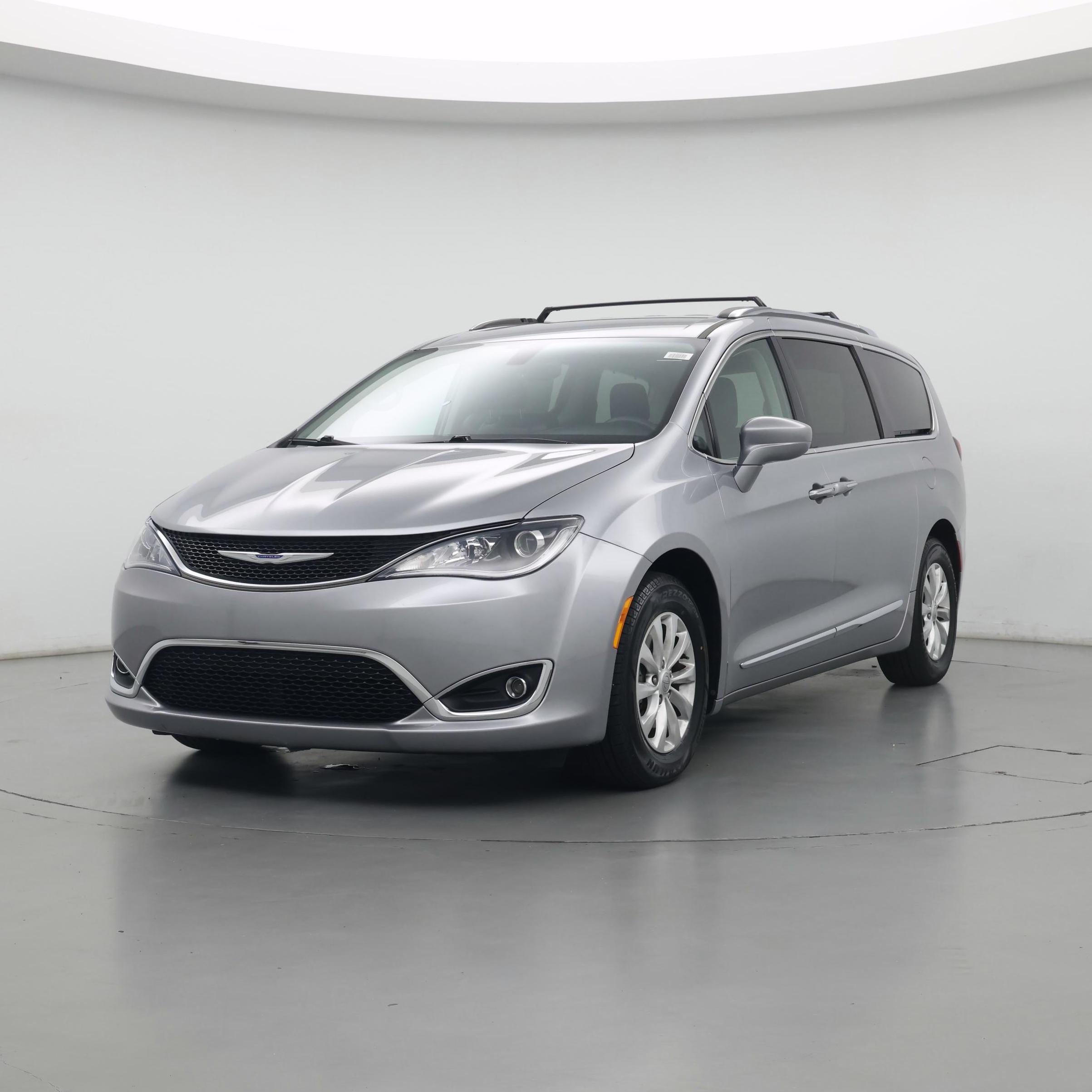 Thumbnail: 2019 Chrysler Pacifica - 4