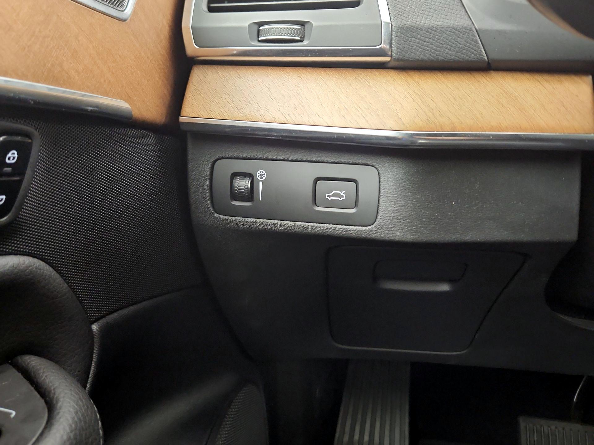 Thumbnail: 2021 Volvo XC90 - 13