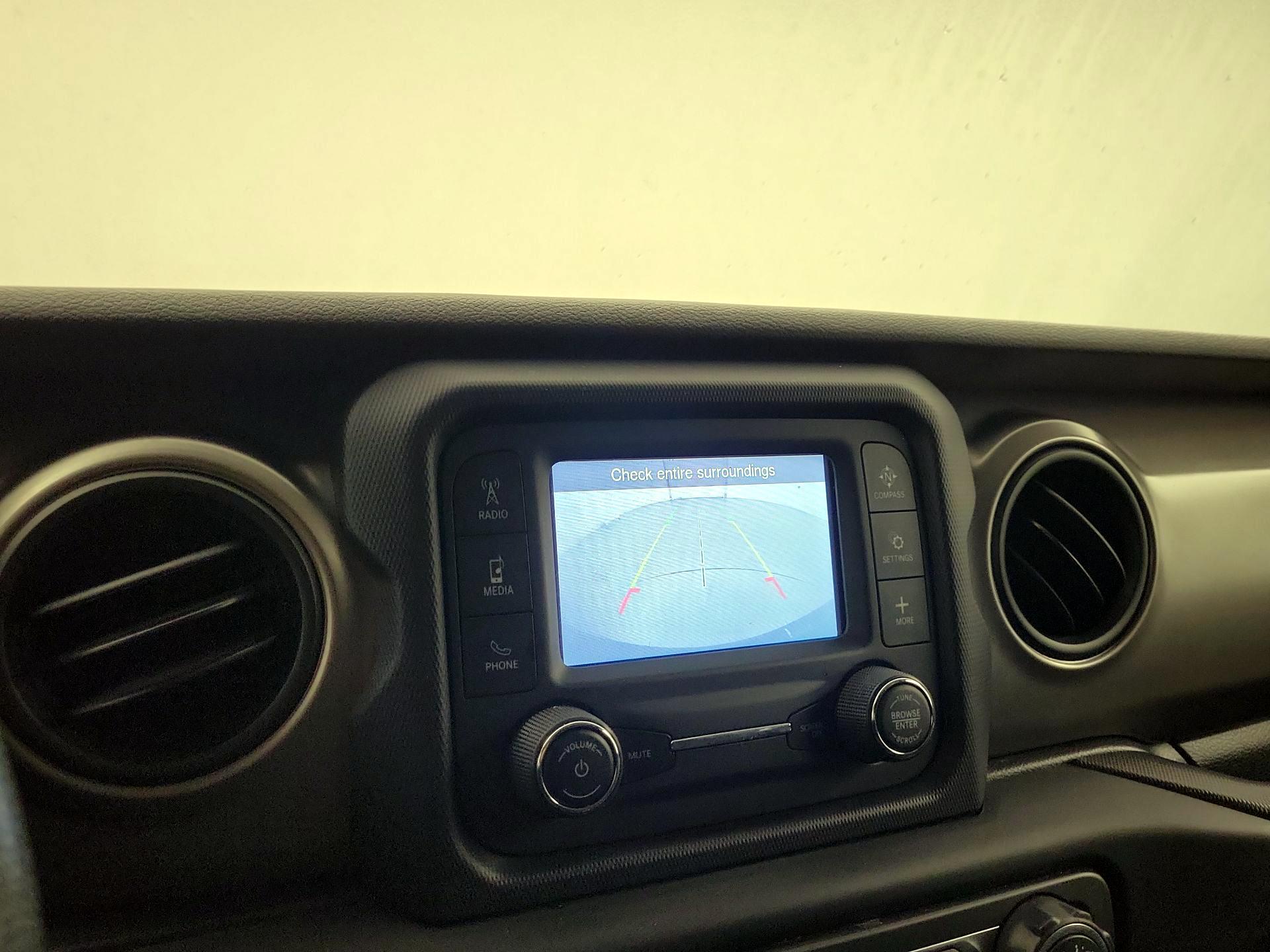 Thumbnail: 2019 Jeep Wrangler - 14