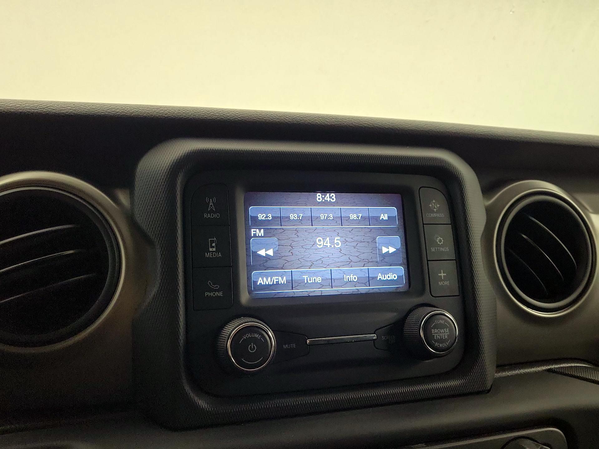 Thumbnail: 2019 Jeep Wrangler - 15