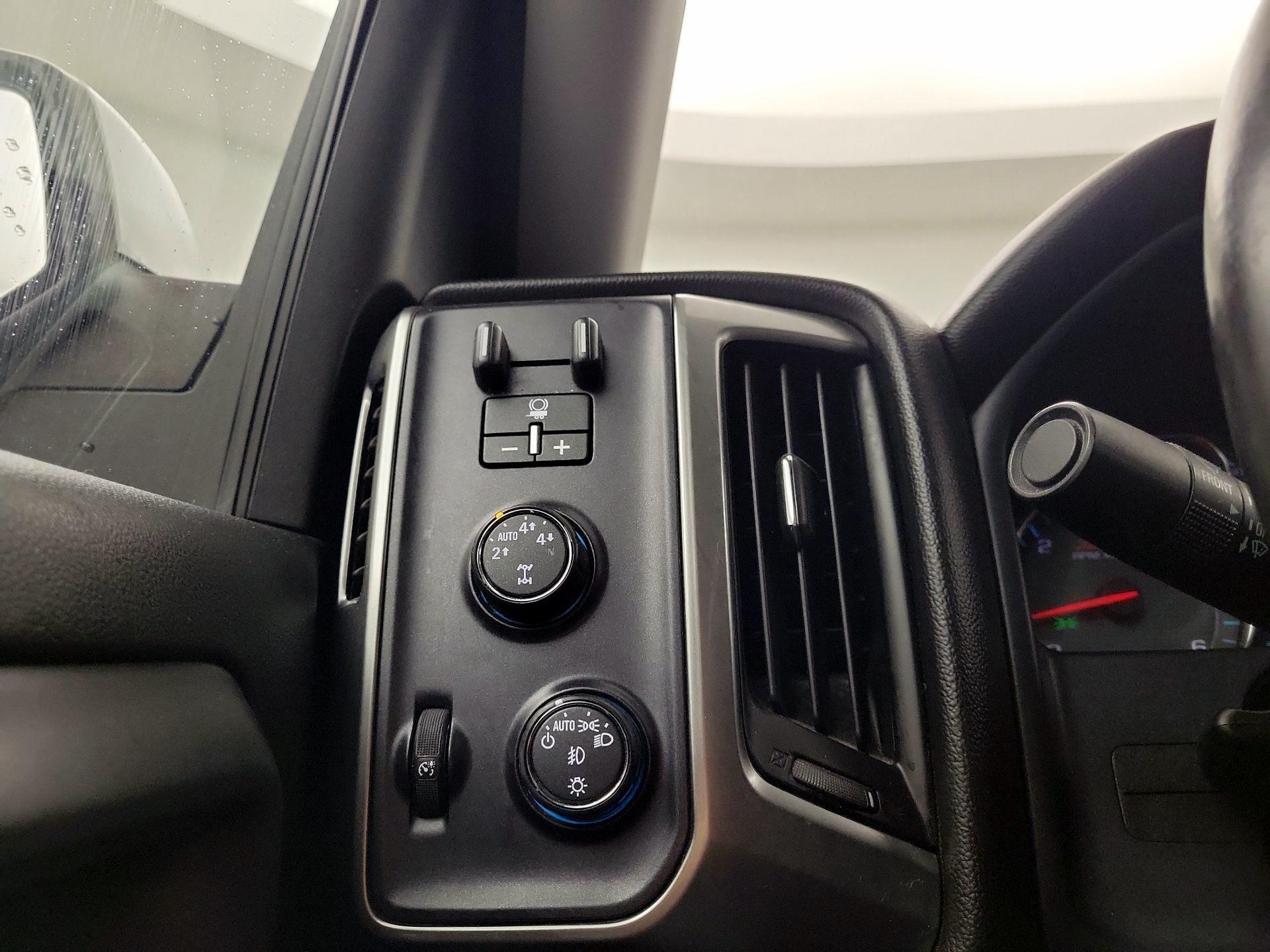 Thumbnail: 2016 Chevrolet Silverado 1500 - 11