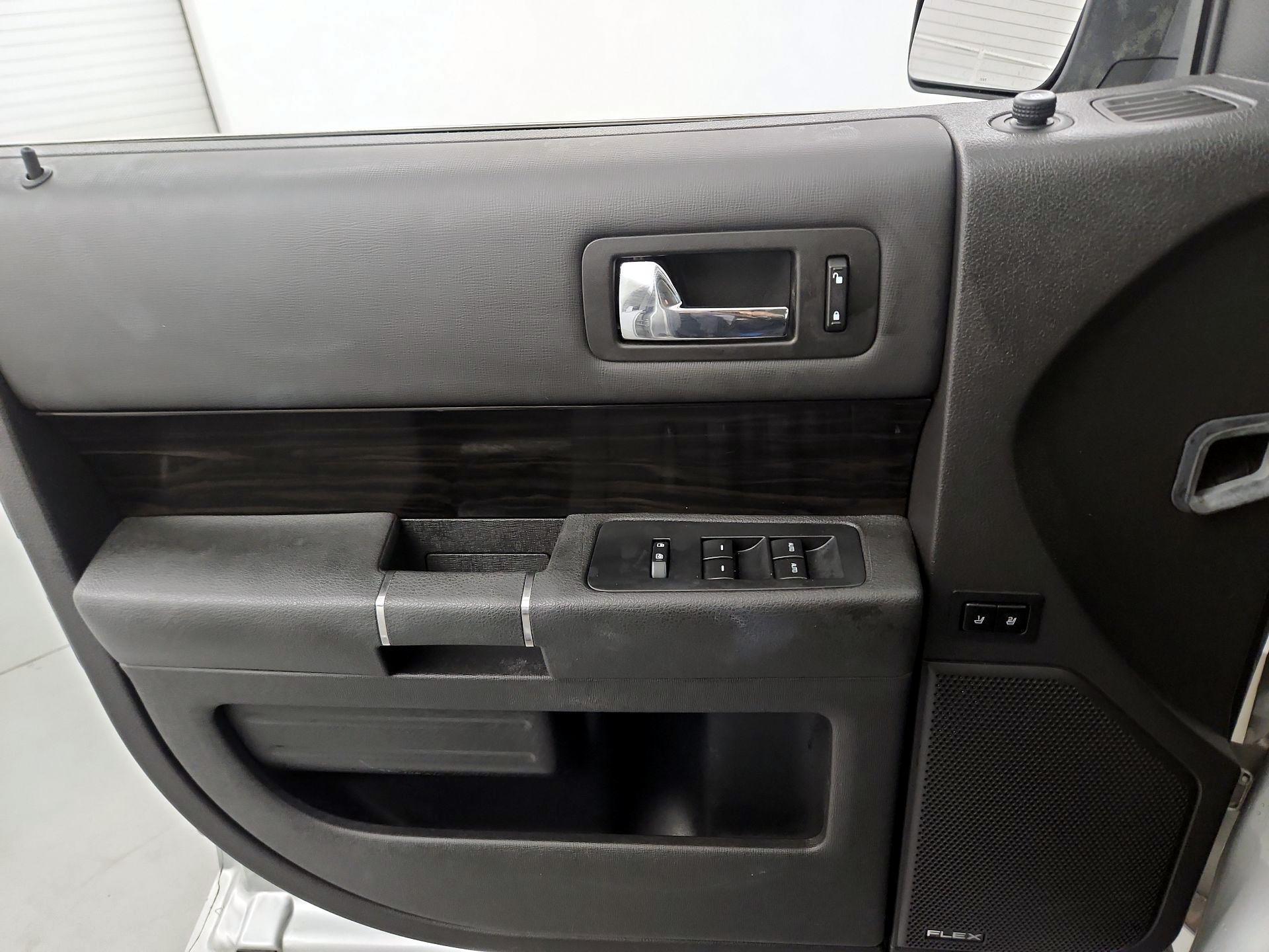 Thumbnail: 2015 Ford Flex - 12