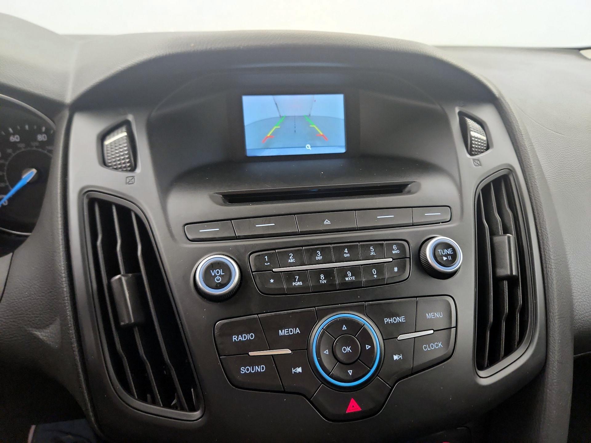 Thumbnail: 2015 Ford Focus - 11