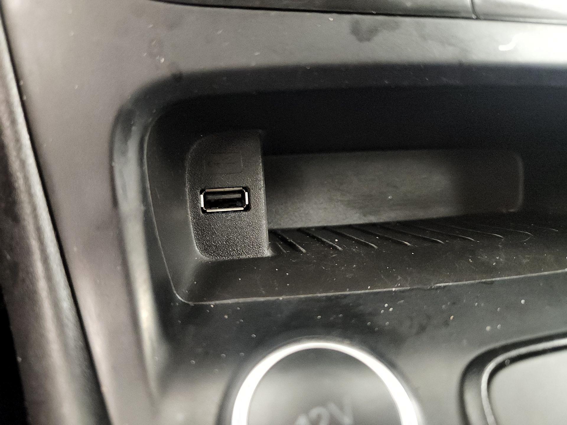 Thumbnail: 2015 Ford Focus - 15