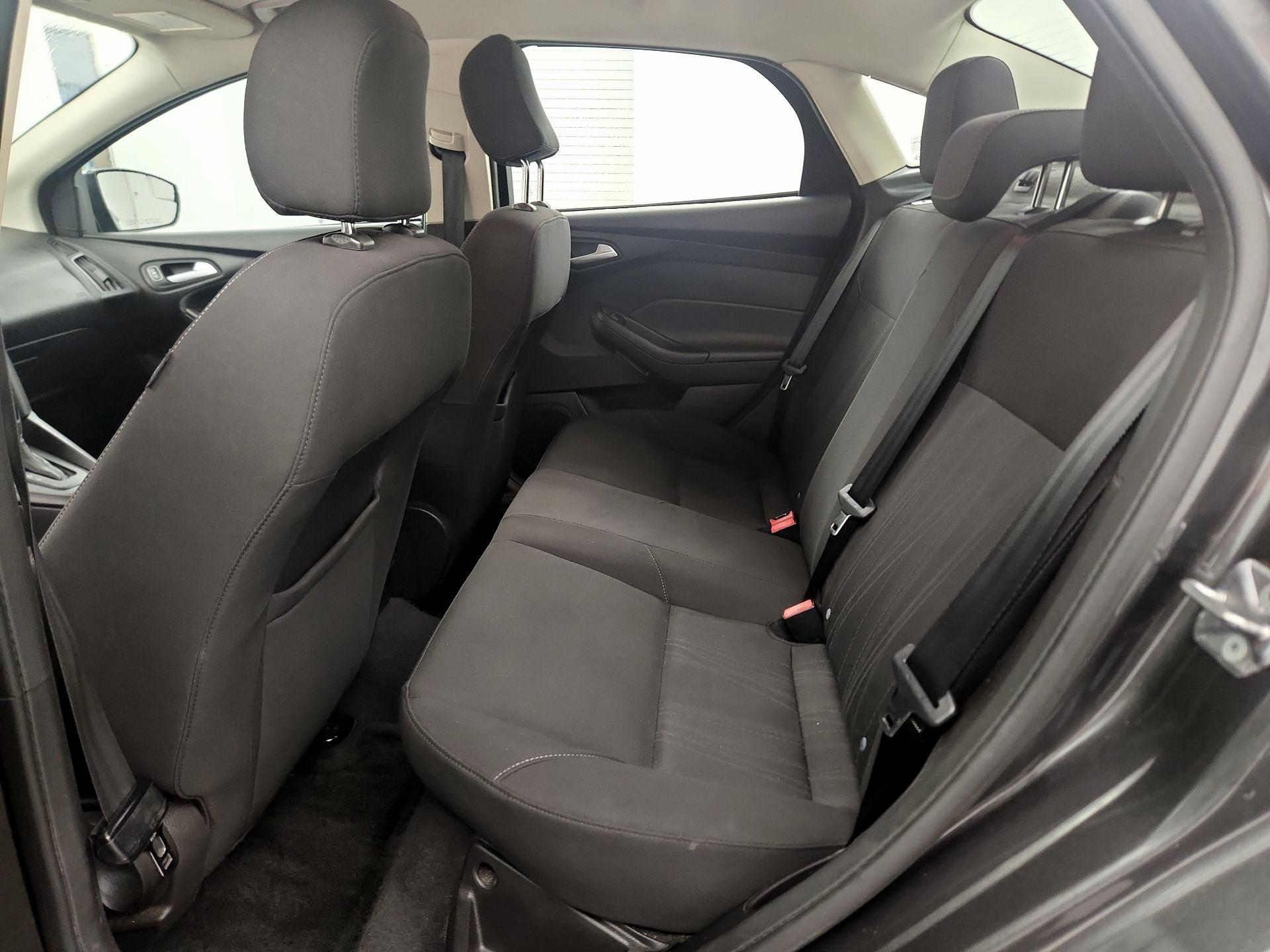 Thumbnail: 2015 Ford Focus - 16