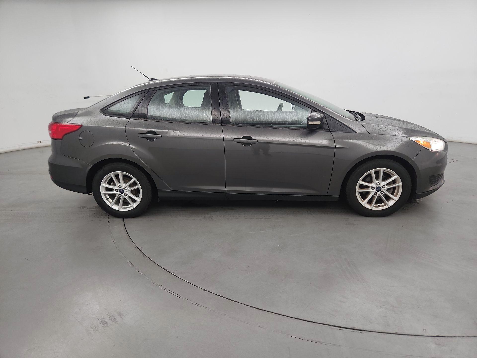 Thumbnail: 2015 Ford Focus - 4