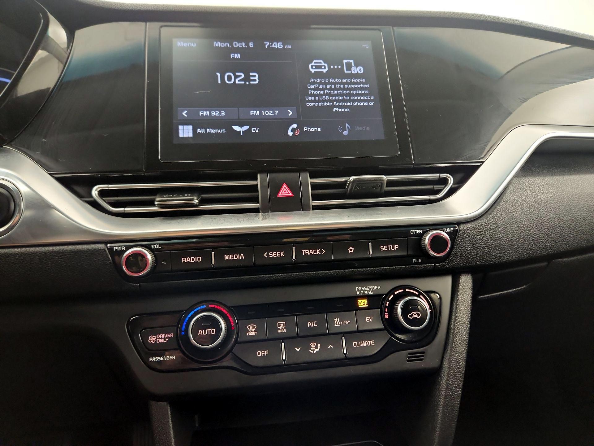 Thumbnail: 2020 Kia Niro - 16