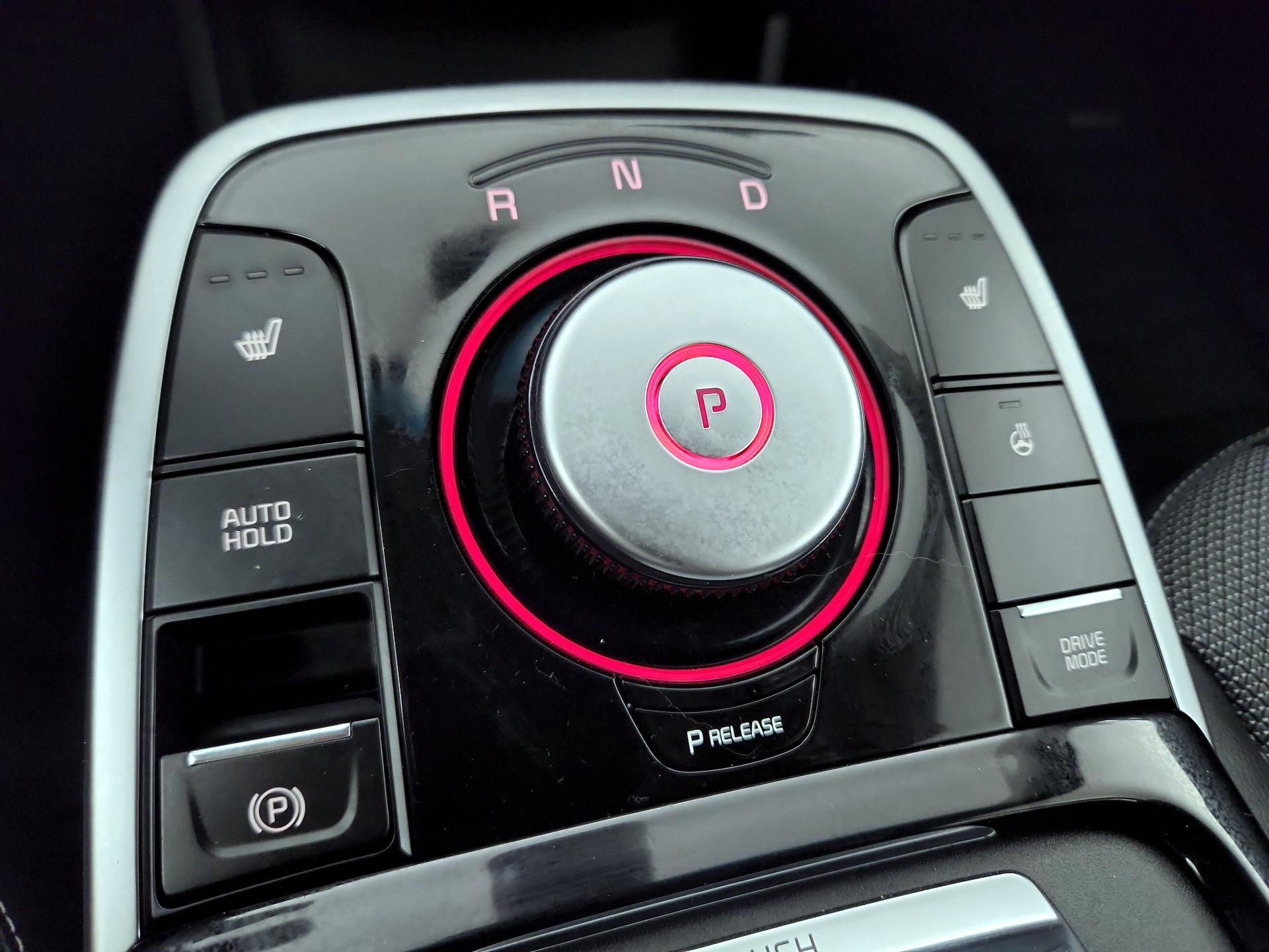 Thumbnail: 2020 Kia Niro - 17