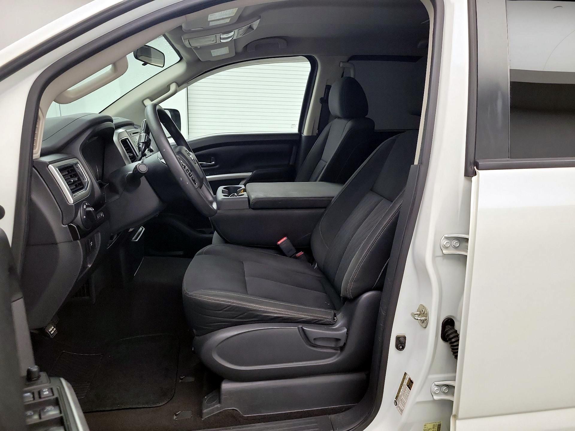 Thumbnail: 2017 Nissan Titan - 9