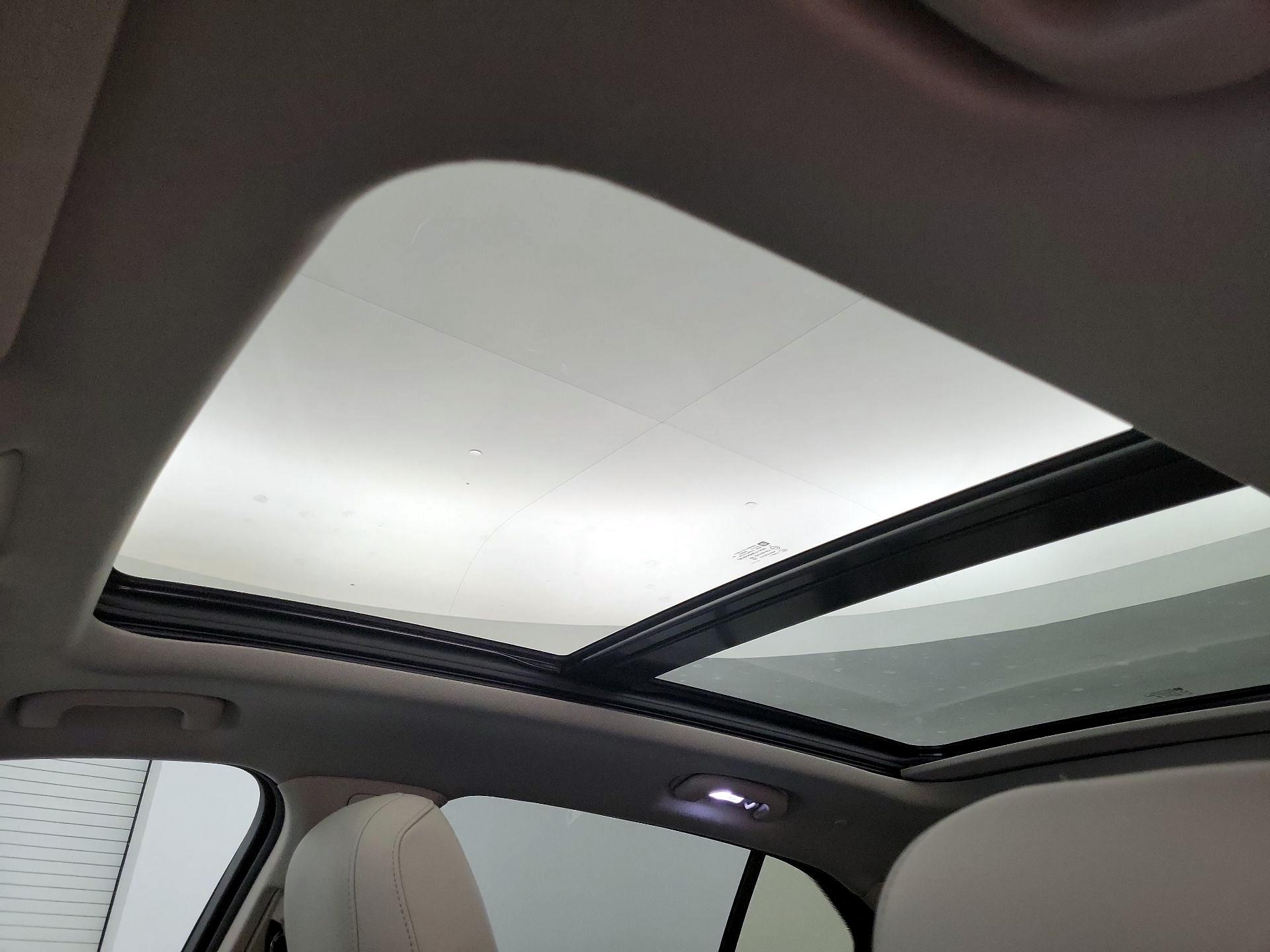 Thumbnail: 2023 Cadillac XT4 - 19