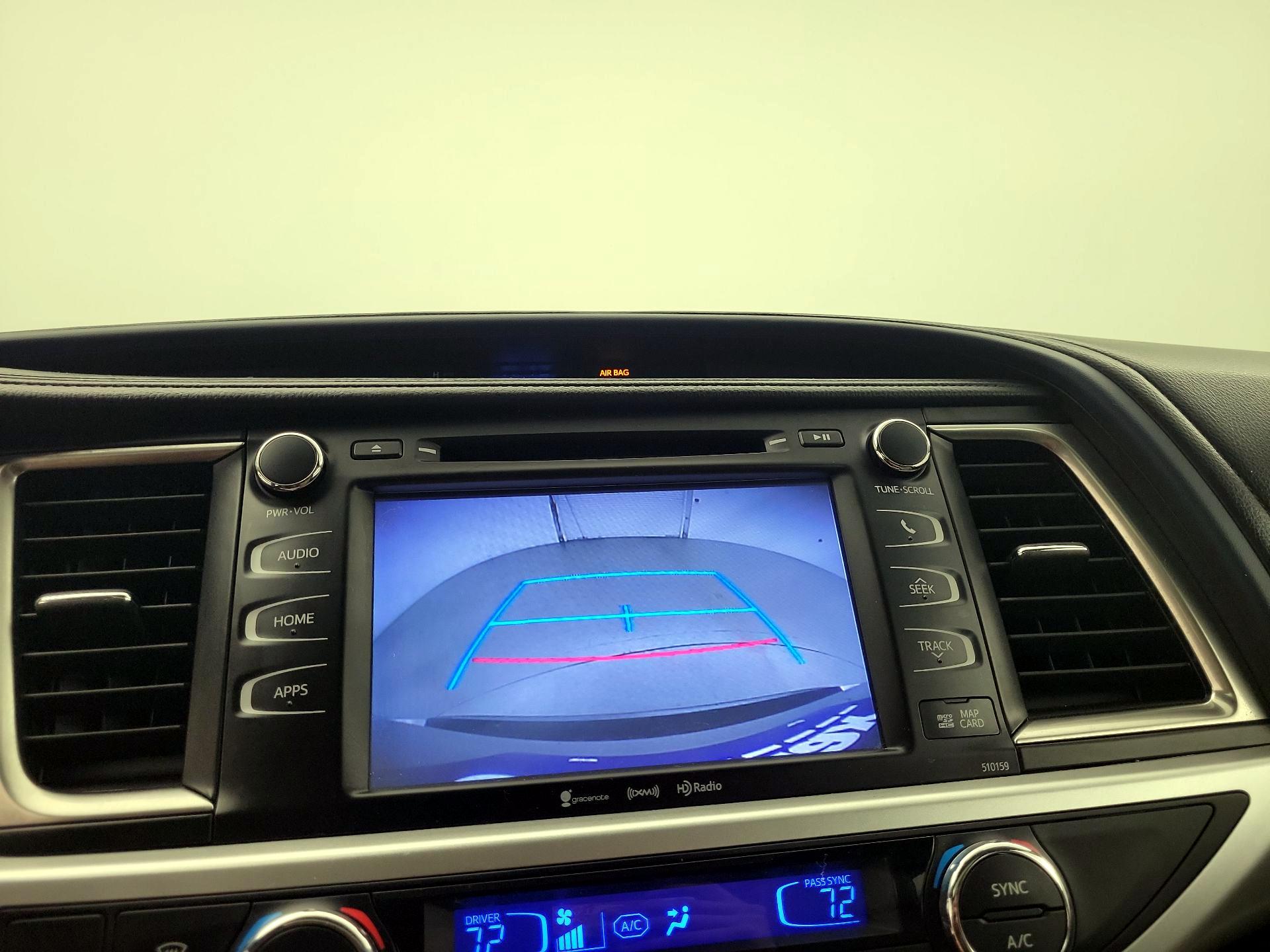 Thumbnail: 2016 Toyota Highlander - 14