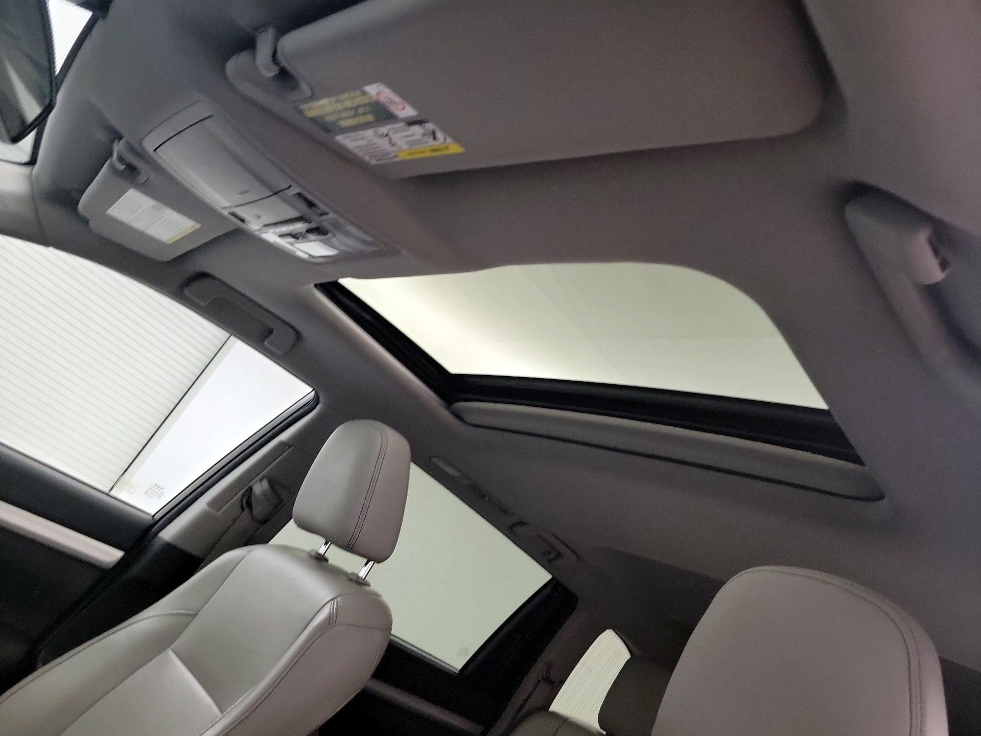 Thumbnail: 2016 Toyota Highlander - 19