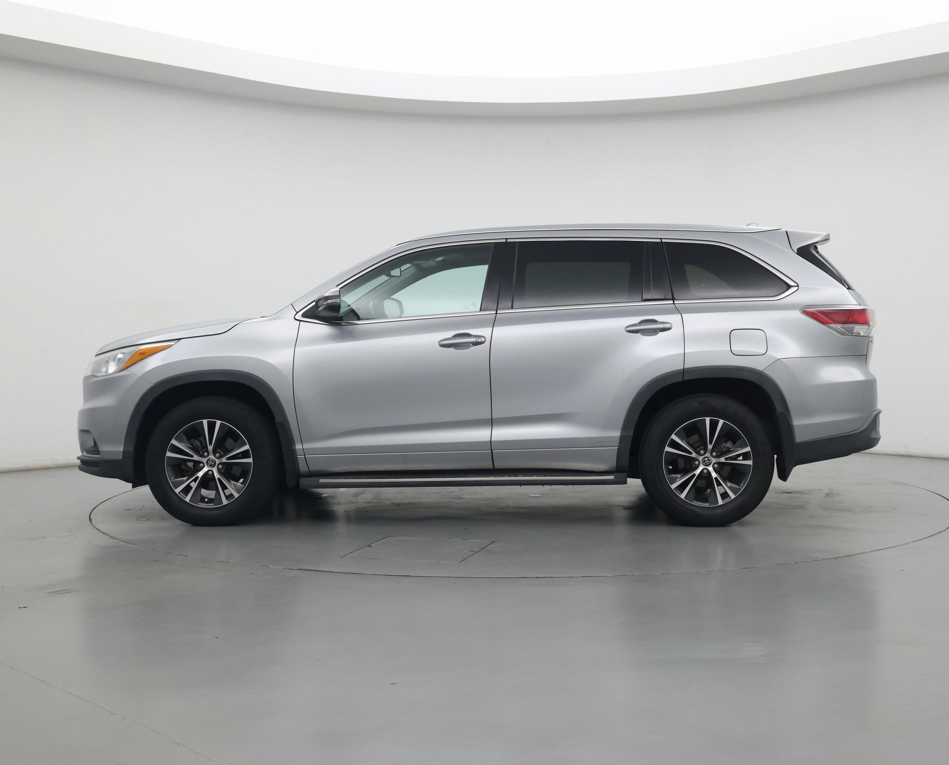 Thumbnail: 2016 Toyota Highlander - 5