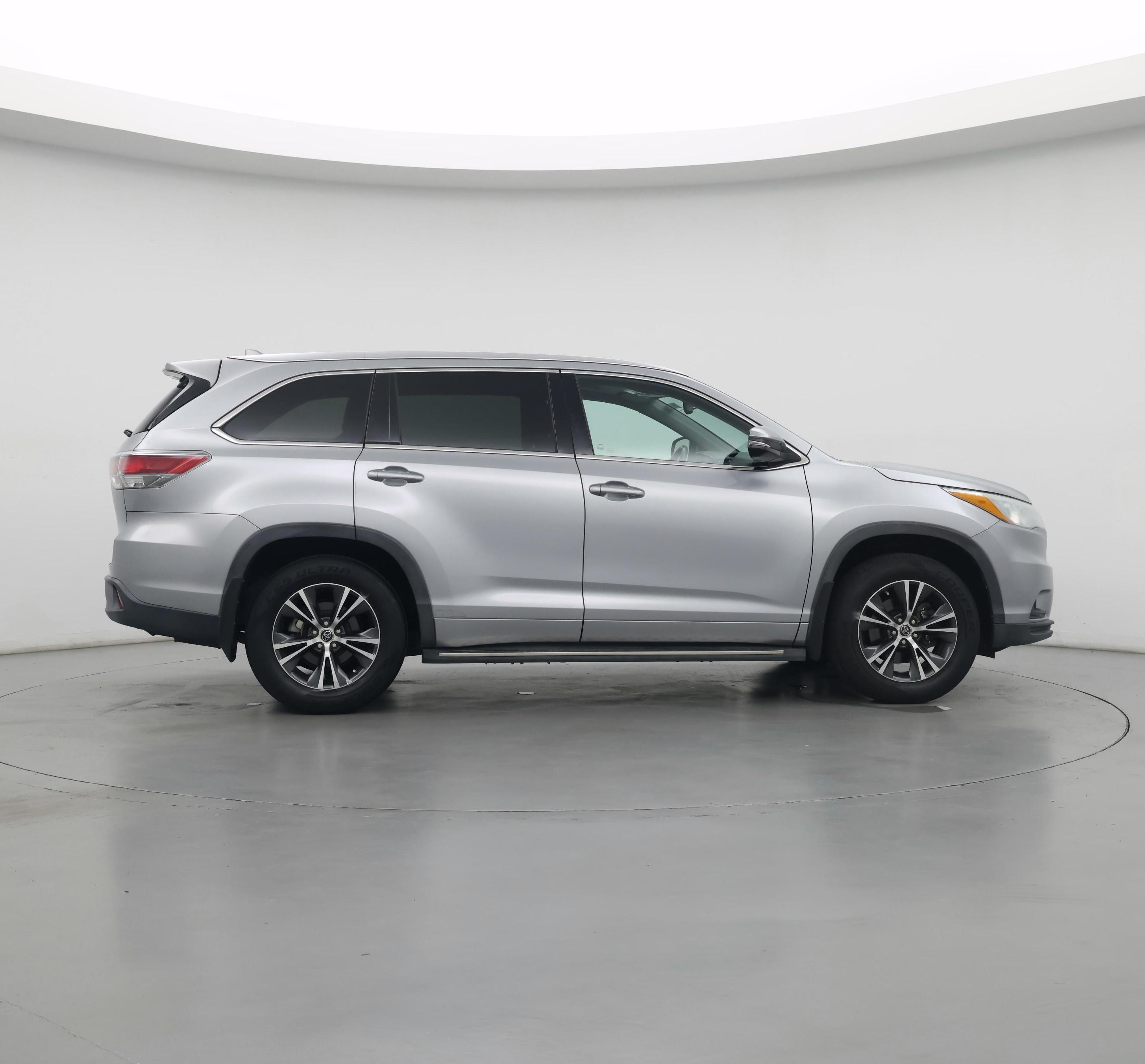 Thumbnail: 2016 Toyota Highlander - 8