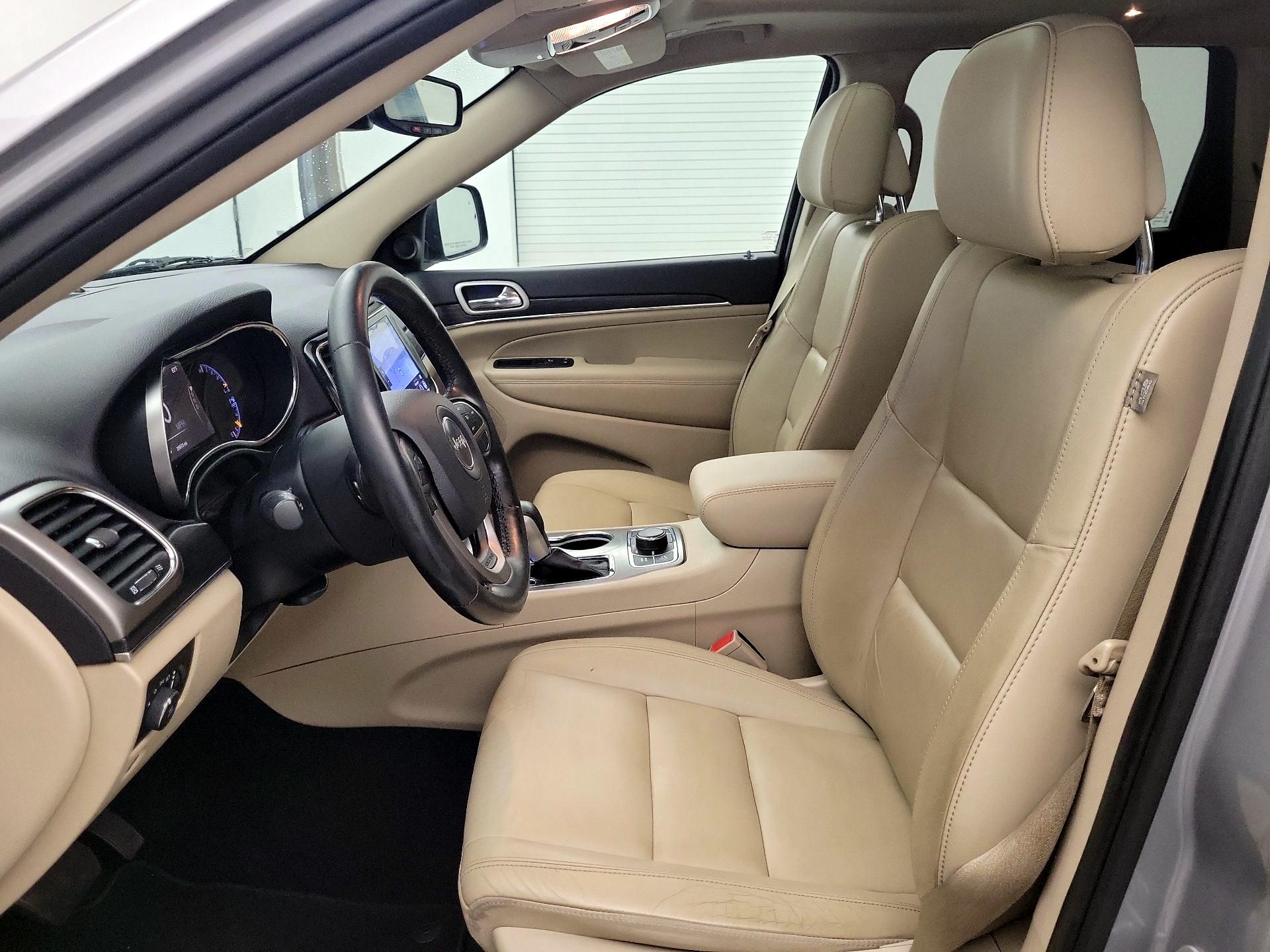 Thumbnail: 2020 Jeep Grand Cherokee - 11