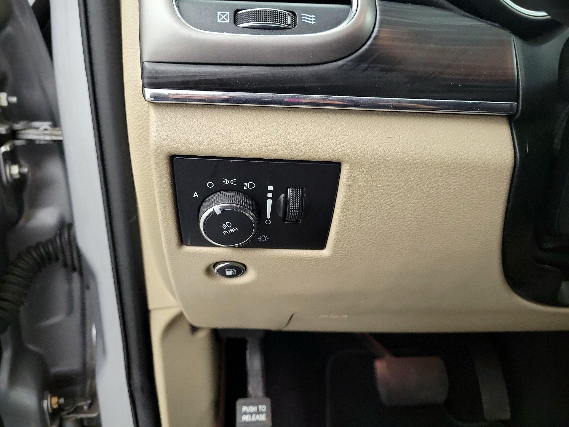 Thumbnail: 2020 Jeep Grand Cherokee - 13