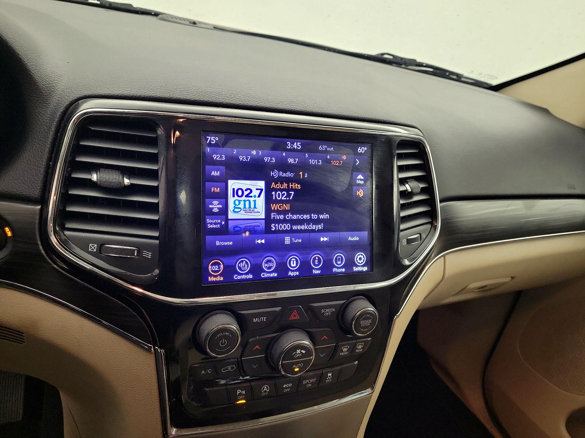 Thumbnail: 2020 Jeep Grand Cherokee - 16